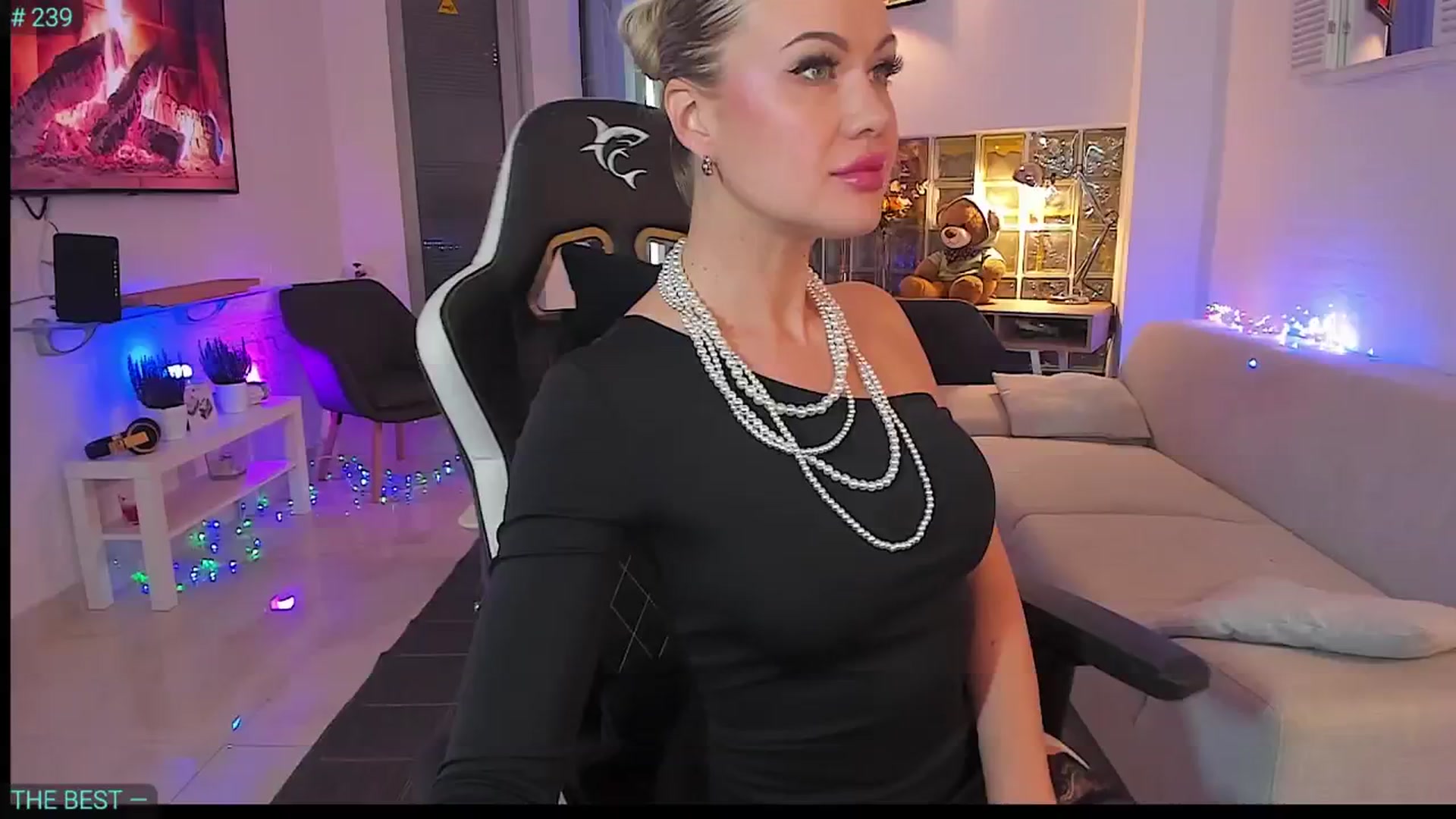 Gallery image thumbnail from AlexiAngel's myfreecams stream on, 11/07/2024, 05:48 image 6 of 20