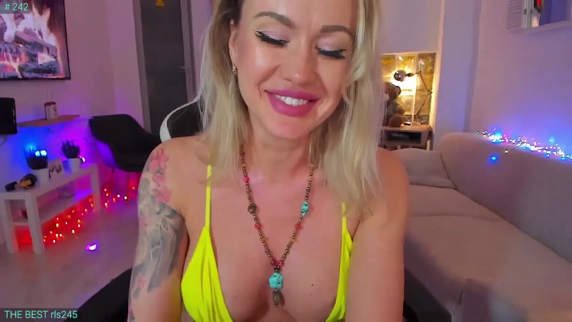Gallery image thumbnail from AlexiAngel's myfreecams stream on, 11/15/2024, 19:02 image 13 of 20