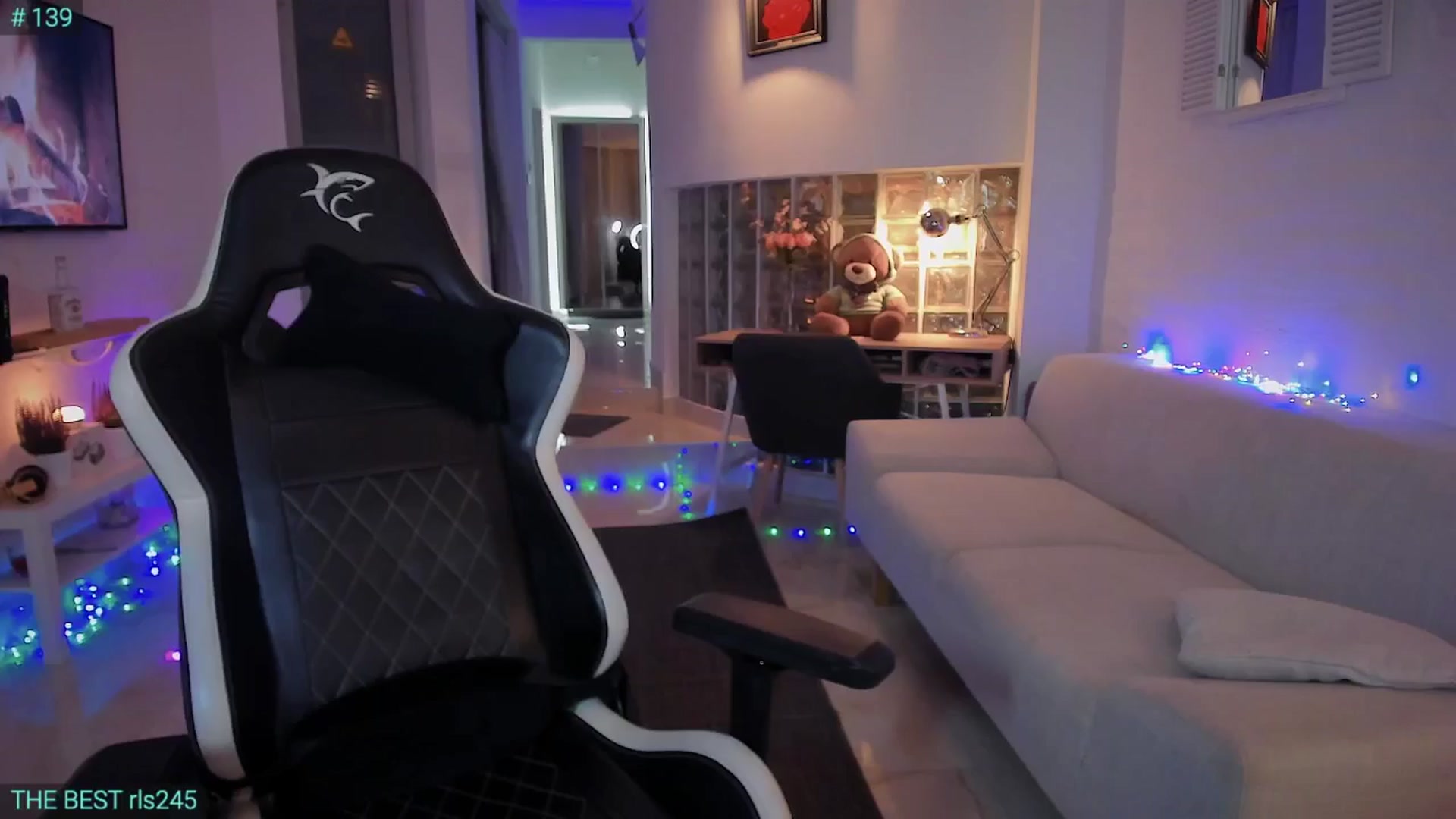 Gallery image thumbnail from AlexiAngel's myfreecams stream on, 12/08/2024, 18:53 image 14 of 20