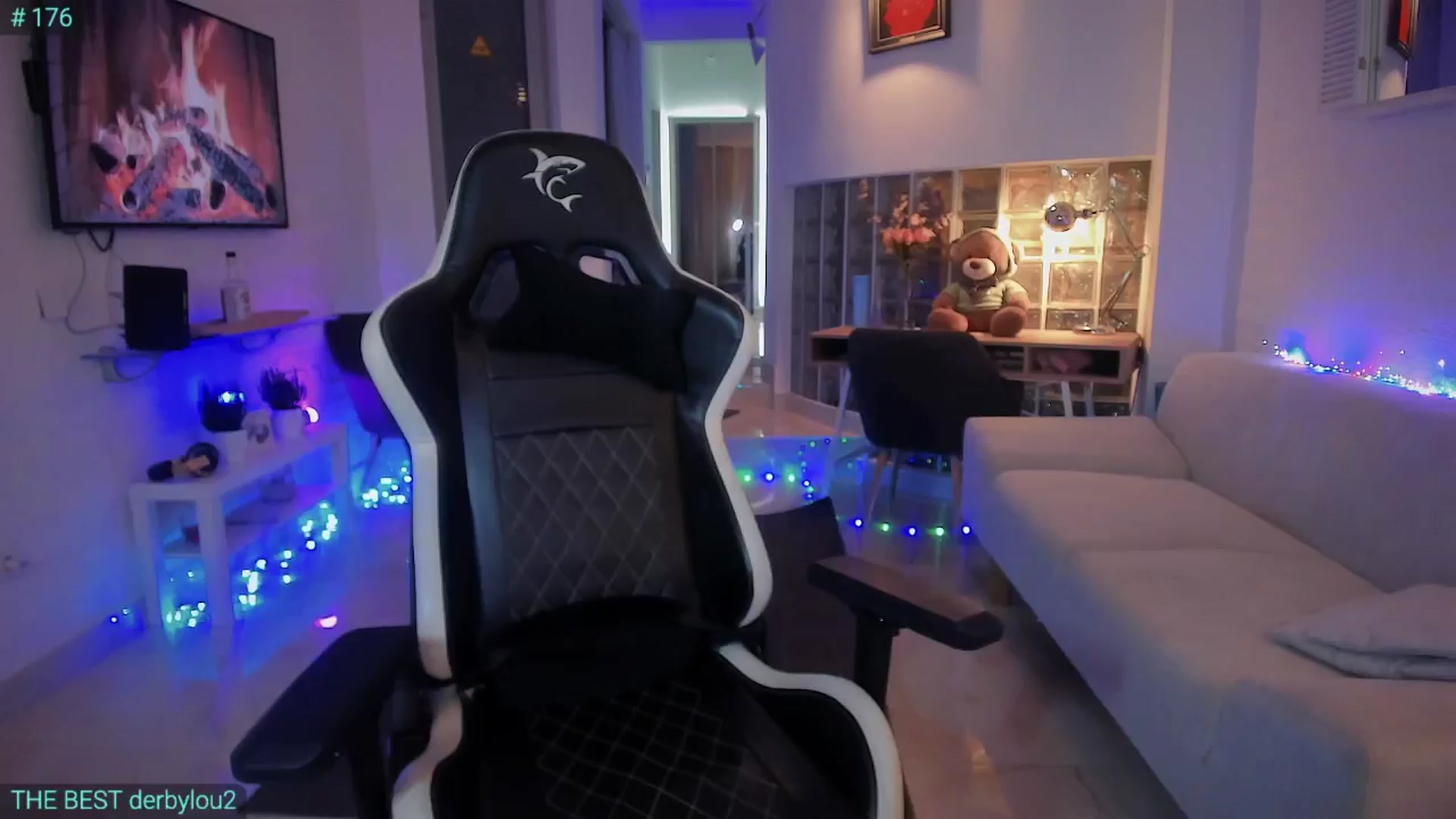 Gallery image thumbnail from AlexiAngel's myfreecams stream on, 12/15/2024, 18:45 image 3 of 20