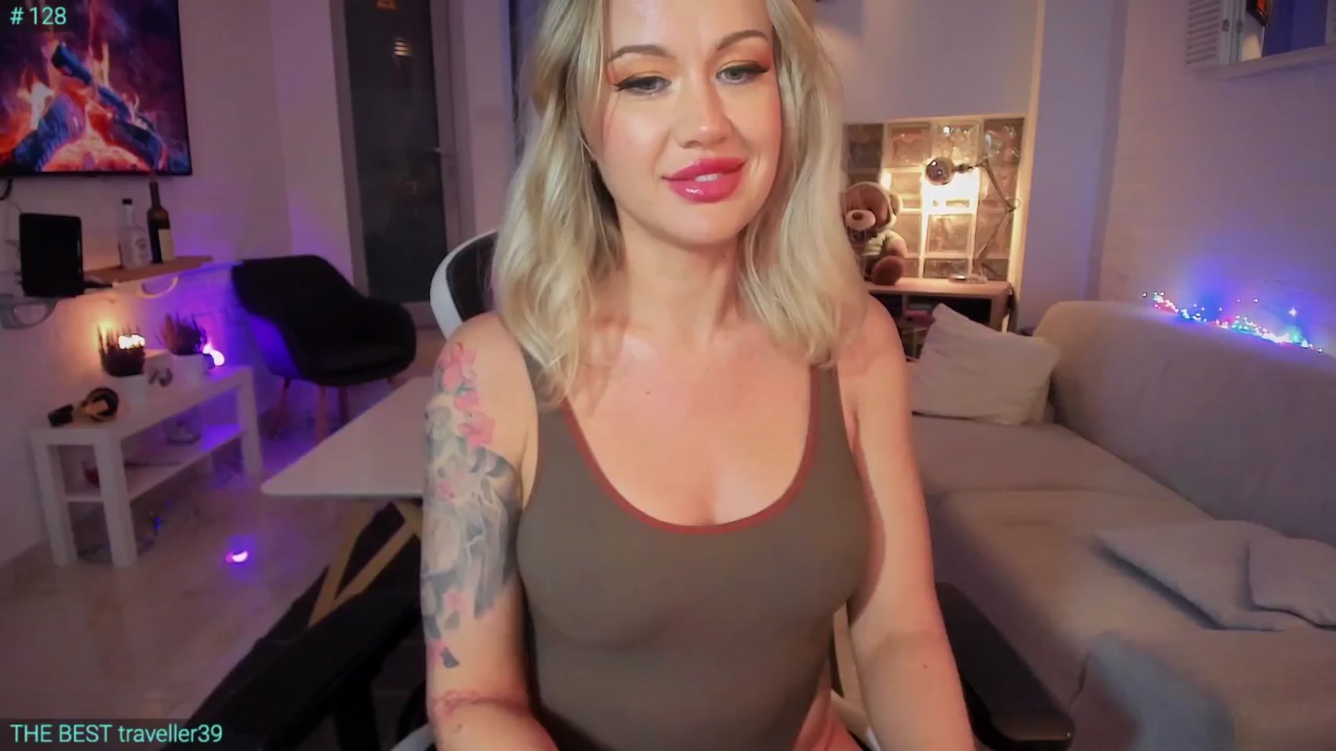 Gallery image thumbnail from AlexiAngel's myfreecams stream on, 12/22/2024, 18:39 image 1 of 20