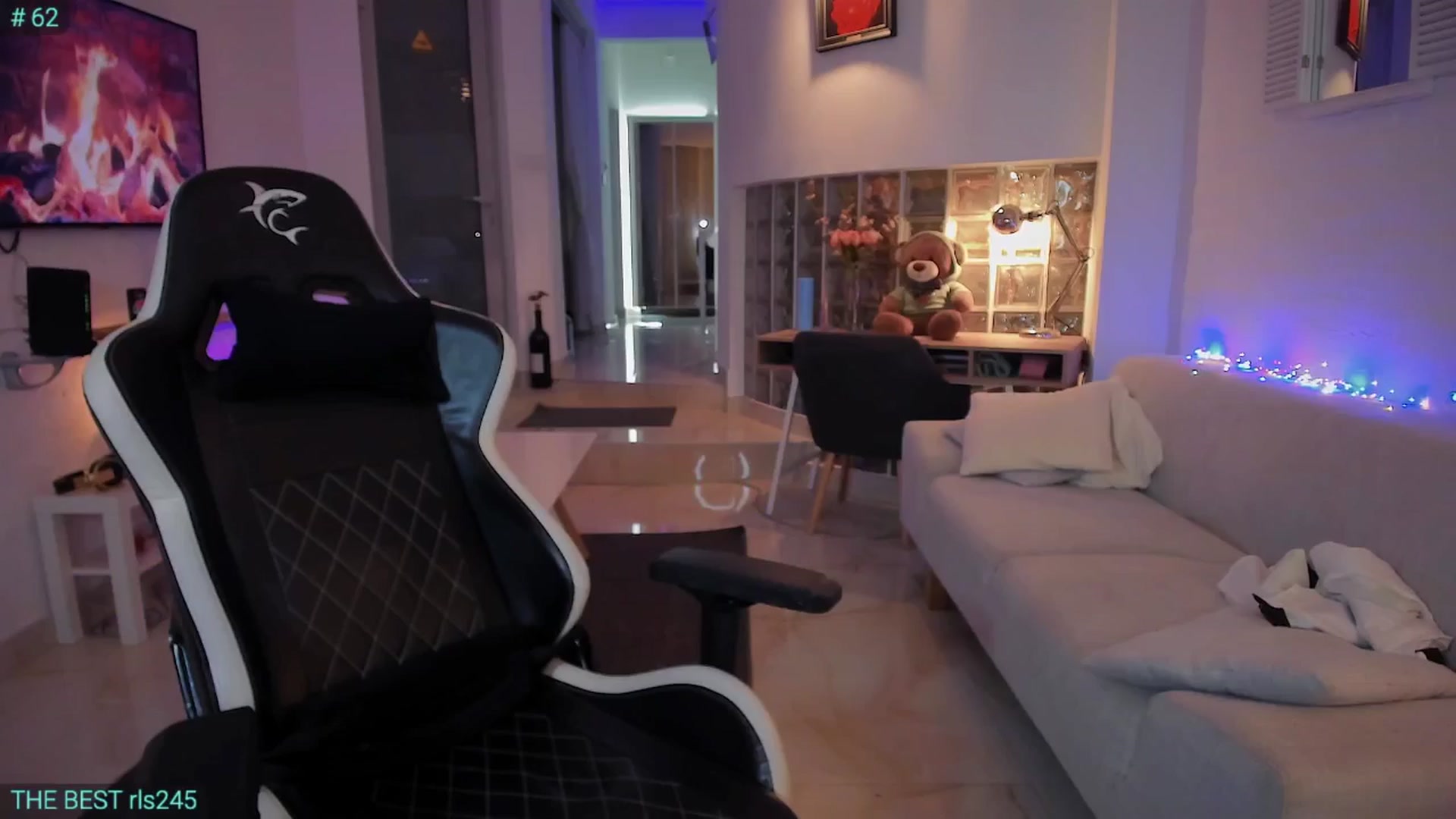 Gallery image thumbnail from AlexiAngel's myfreecams stream on, 12/29/2024, 06:50 image 1 of 20