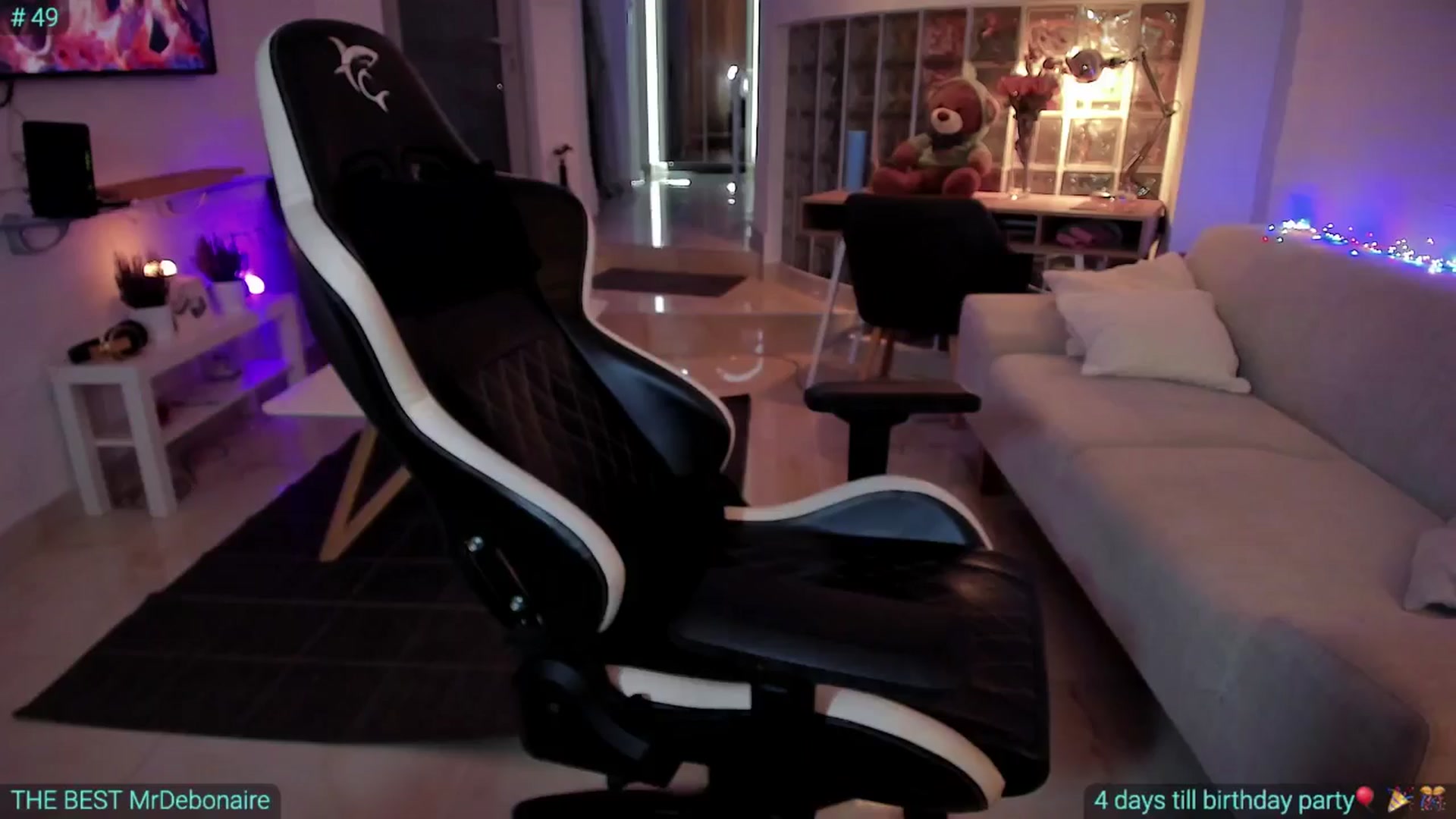 Gallery image thumbnail from AlexiAngel's myfreecams stream on, 01/04/2025, 06:10 image 3 of 20