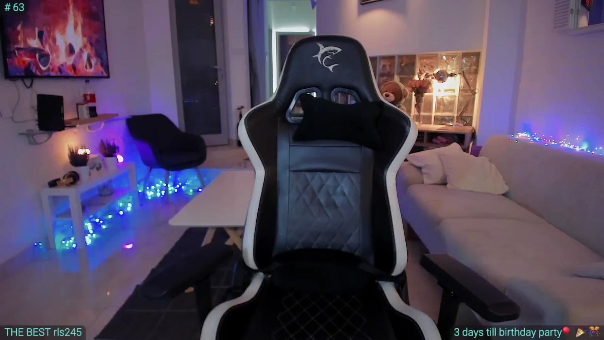 Gallery image thumbnail from AlexiAngel's myfreecams stream on, 01/05/2025, 07:04 image 14 of 20