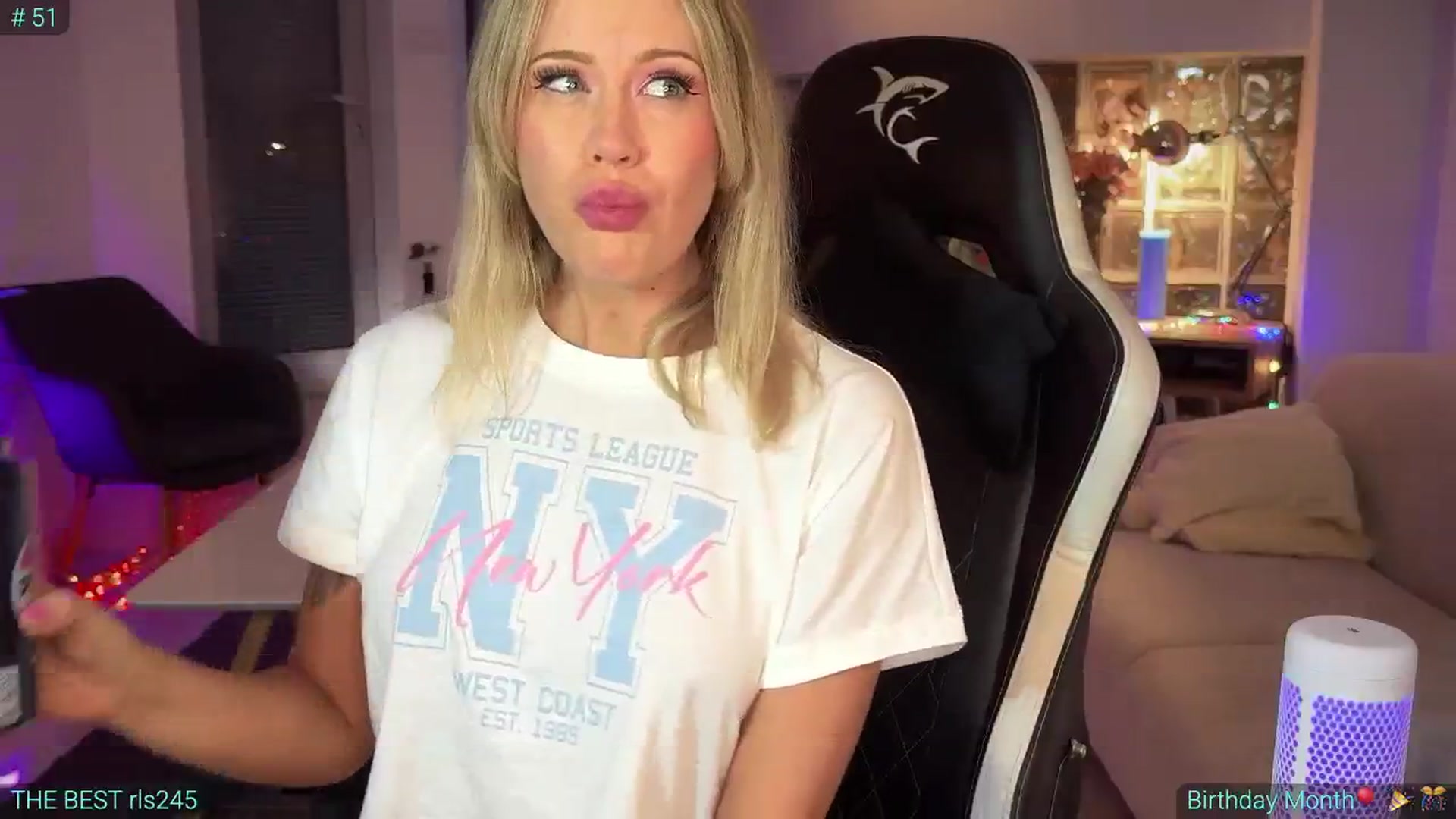 Gallery image thumbnail from AlexiAngel's myfreecams stream on, 01/24/2025, 19:05 image 16 of 20