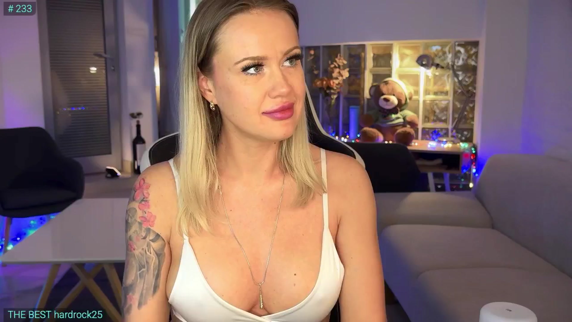 Gallery image thumbnail from AlexiAngel's myfreecams stream on, 03/07/2025, 19:59 image 15 of 20