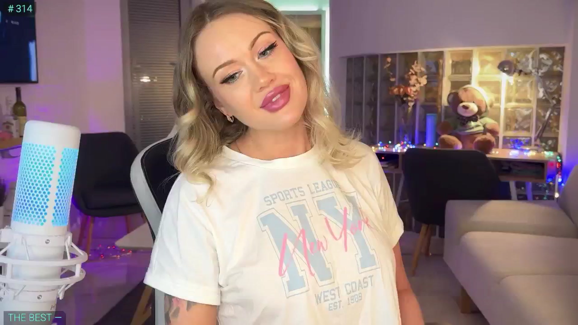 Gallery image thumbnail from AlexiAngel's myfreecams stream on, 03/12/2025, 16:53 image 14 of 20