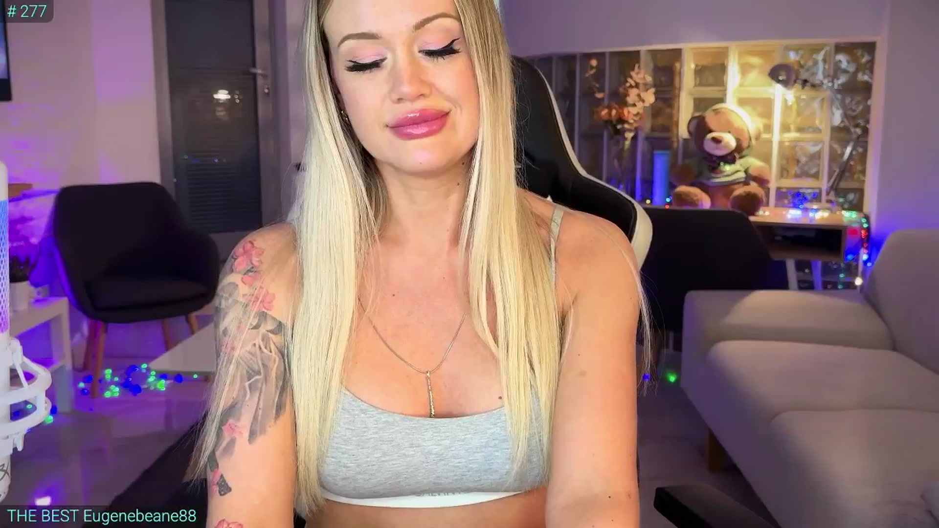 Gallery image thumbnail from AlexiAngel's myfreecams stream on, 03/14/2025, 18:11 image 17 of 20