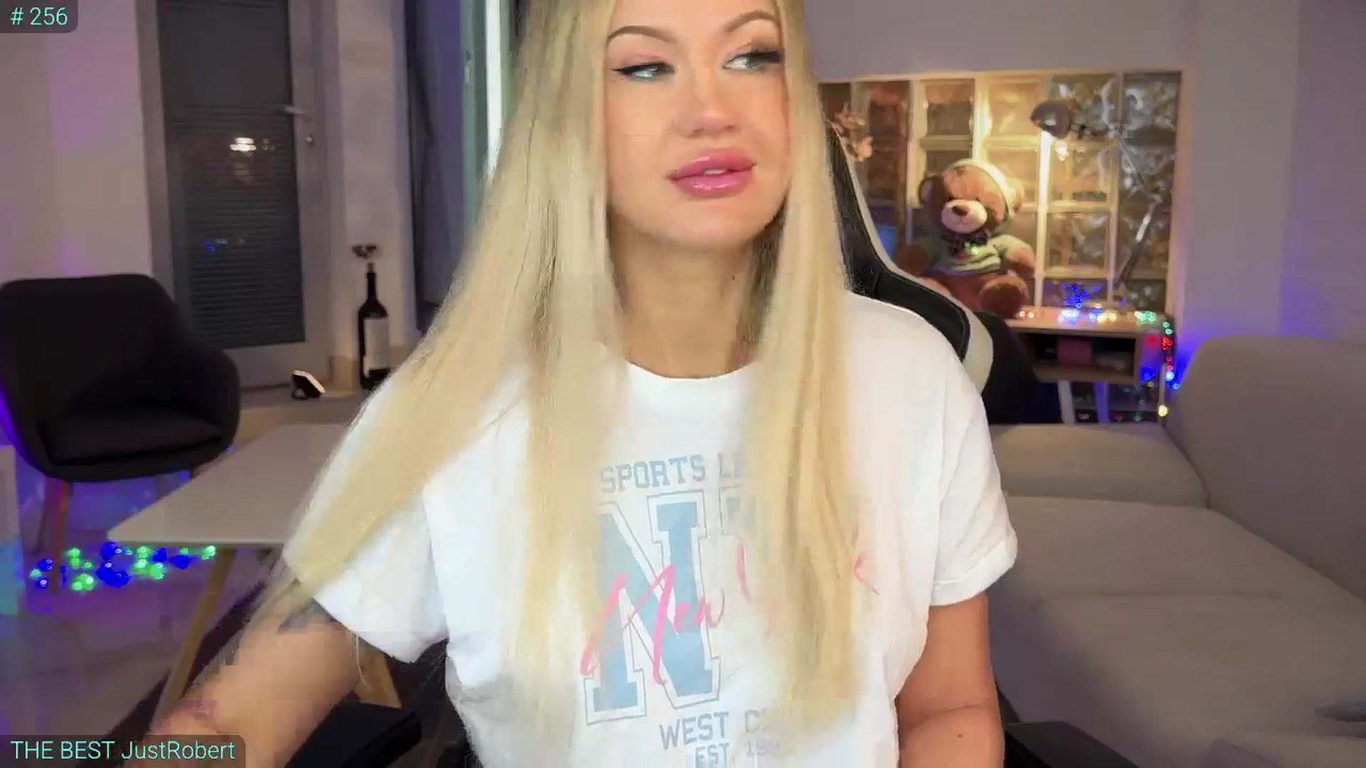 Gallery image thumbnail from AlexiAngel's myfreecams stream on, 03/19/2025, 07:07 image 13 of 20