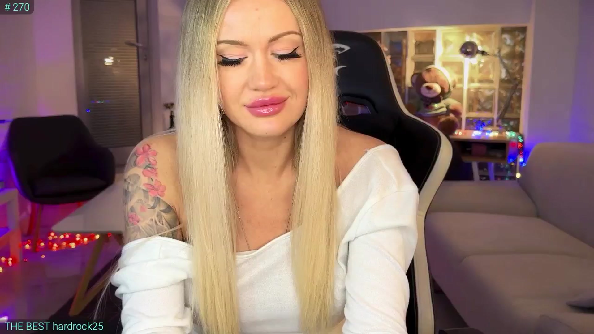 Gallery image thumbnail from AlexiAngel's myfreecams stream on, 03/20/2025, 05:09 image 17 of 20