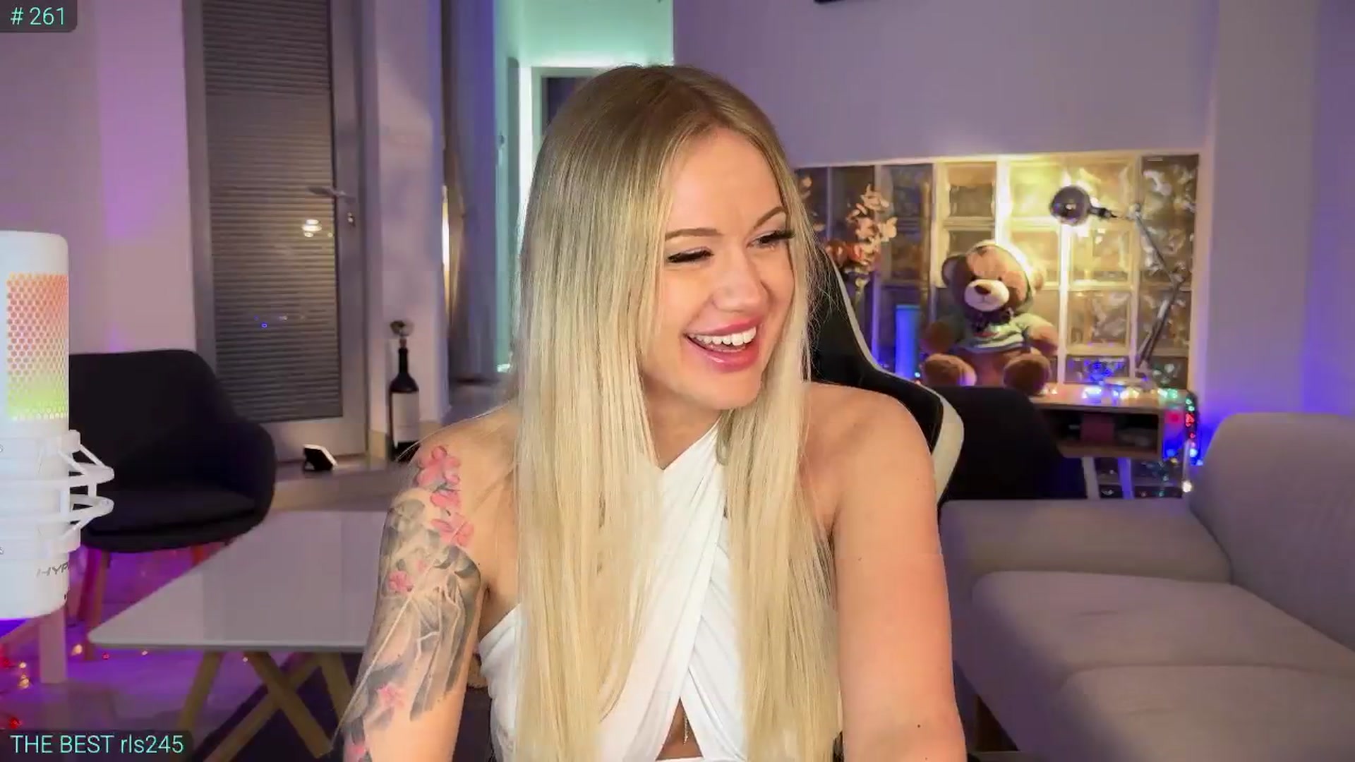 Gallery image thumbnail from AlexiAngel's myfreecams stream on, 03/20/2025, 19:37 image 13 of 20
