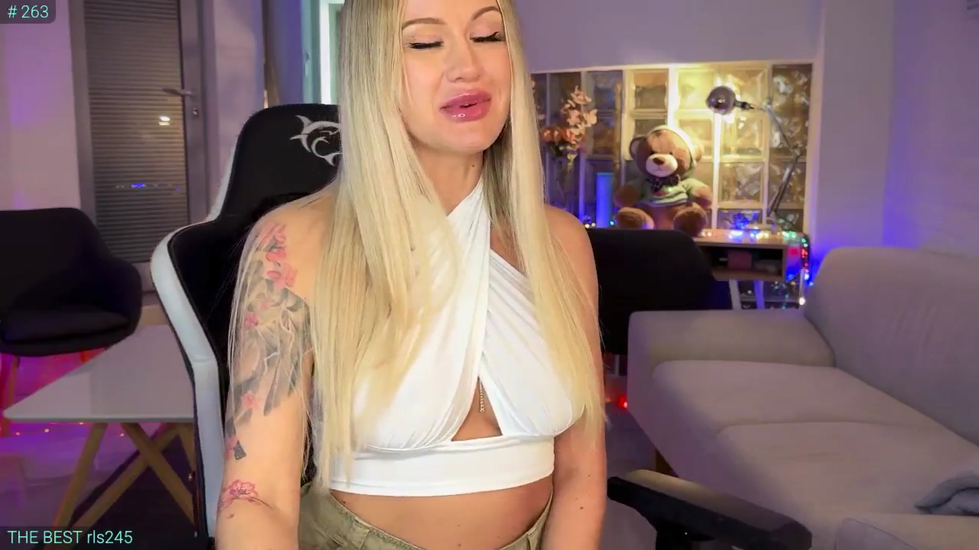 Gallery image thumbnail from AlexiAngel's myfreecams stream on, 03/20/2025, 19:37 image 6 of 20