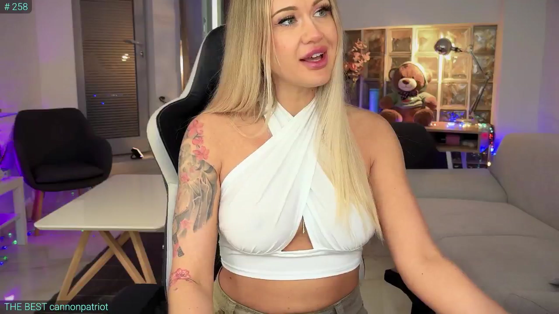 Gallery image thumbnail from AlexiAngel's myfreecams stream on, 03/21/2025, 07:31 image 18 of 20