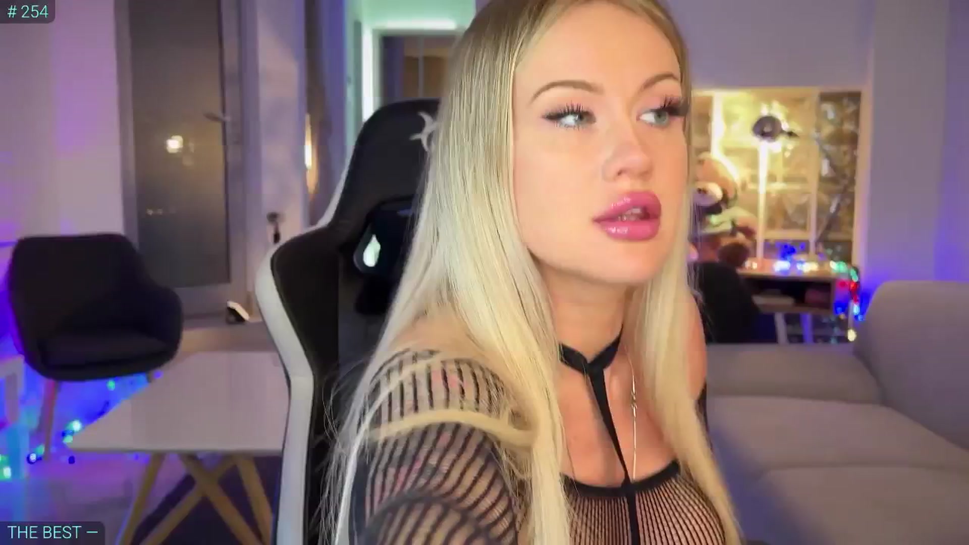 Gallery image thumbnail from AlexiAngel's myfreecams stream on, 03/22/2025, 16:28 image 2 of 20