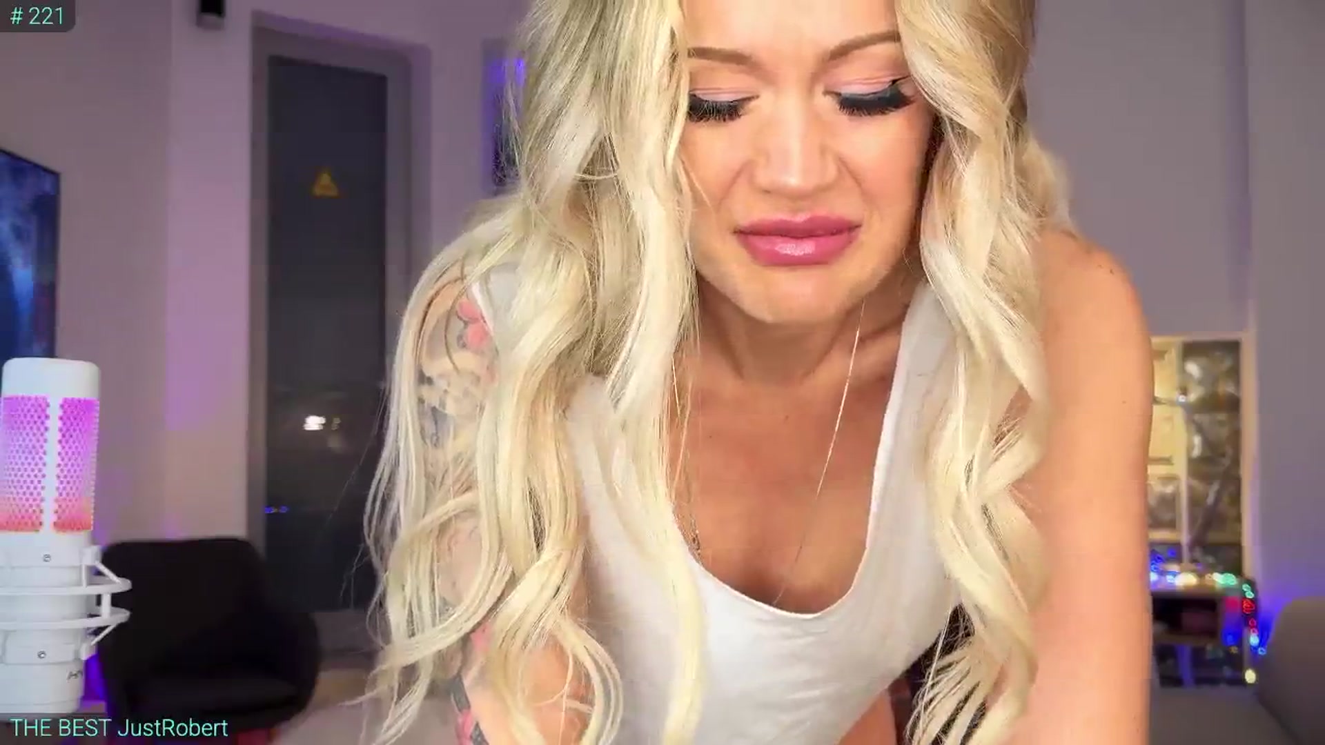 Gallery image thumbnail from AlexiAngel's myfreecams stream on, 03/23/2025, 05:45 image 6 of 20