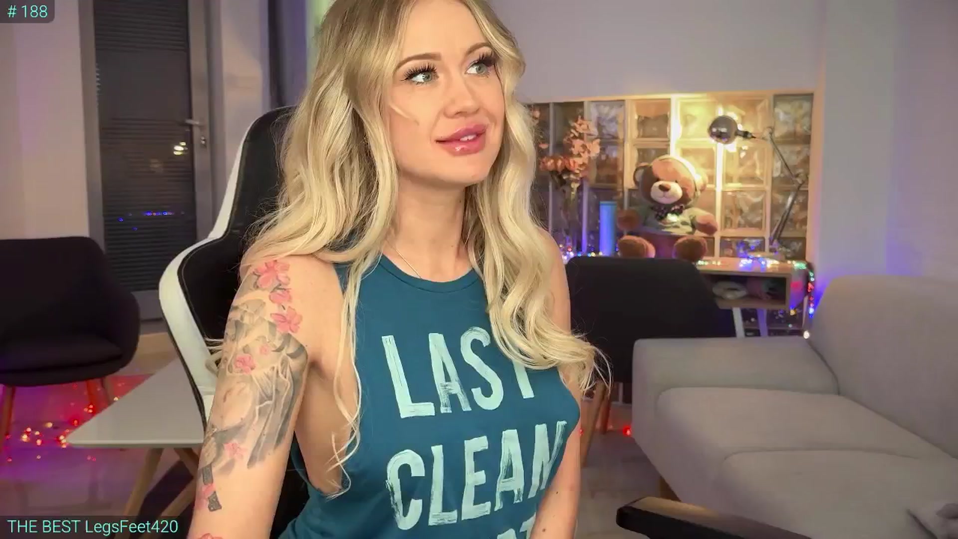 Gallery image thumbnail from AlexiAngel's myfreecams stream on, 03/24/2025, 07:39 image 17 of 20