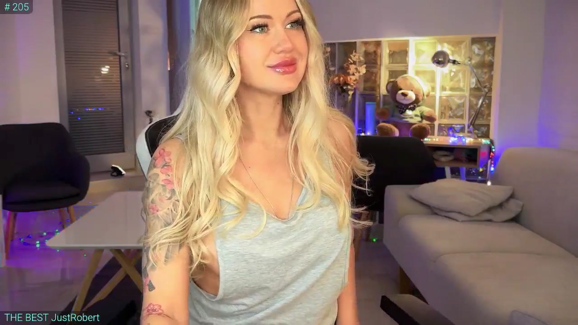 Gallery image thumbnail from AlexiAngel's myfreecams stream on, 03/26/2025, 06:54 image 11 of 20