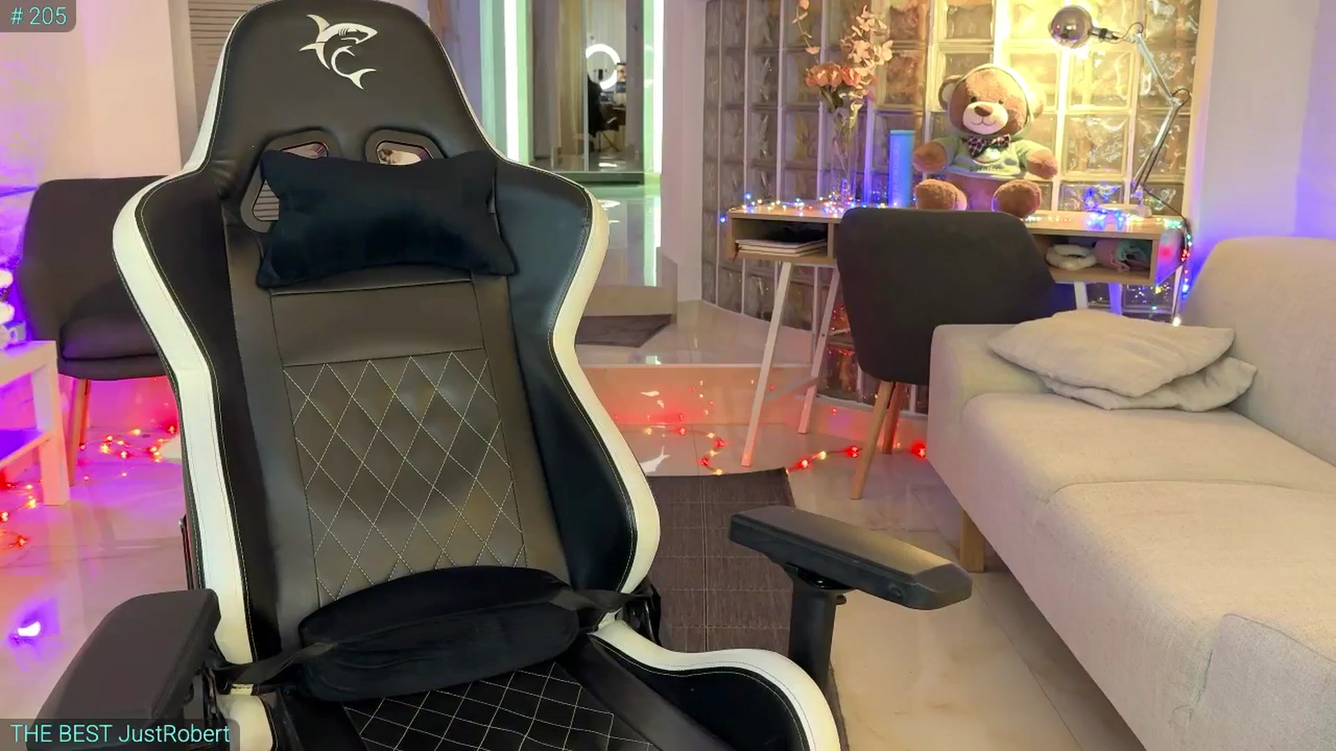 Gallery image thumbnail from AlexiAngel's myfreecams stream on, 03/26/2025, 06:54 image 8 of 20