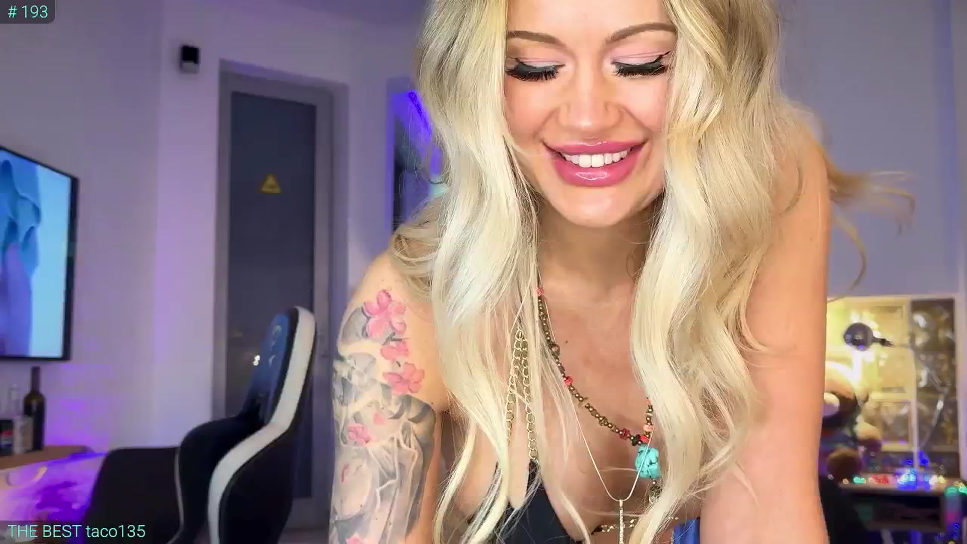 Gallery image thumbnail from AlexiAngel's myfreecams stream on, 03/28/2025, 05:42 image 6 of 20