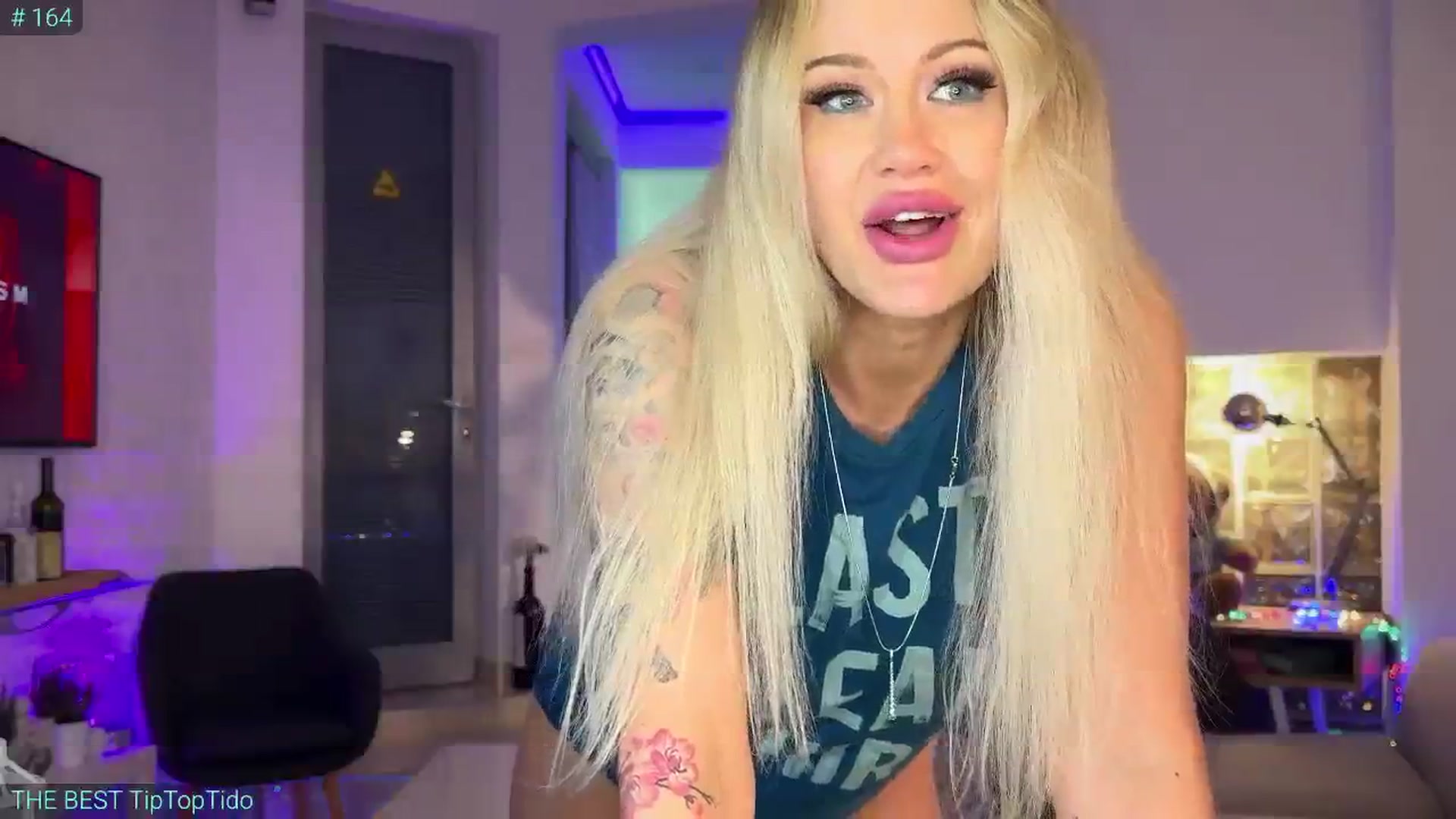 Gallery image thumbnail from AlexiAngel's myfreecams stream on, 03/31/2025, 18:39 image 11 of 20