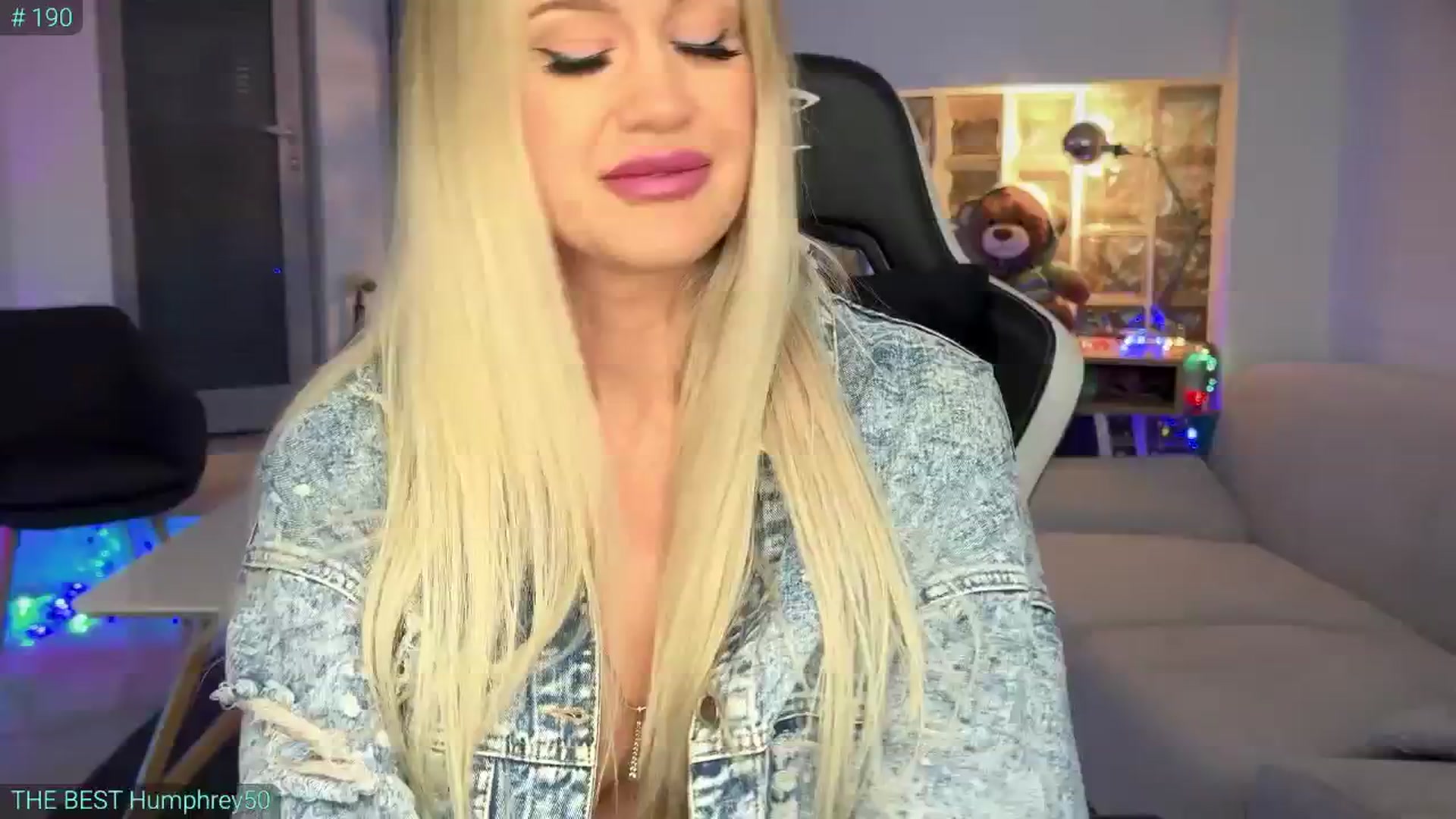 Gallery image thumbnail from AlexiAngel's myfreecams stream on, 04/06/2025, 17:48 image 1 of 20