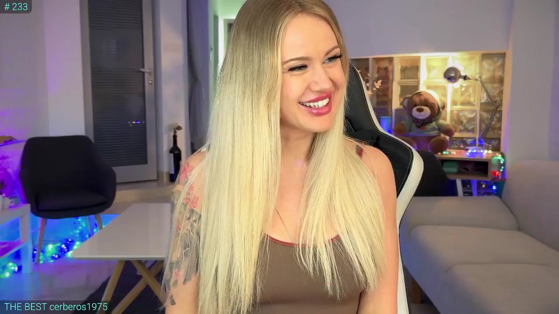 Gallery image thumbnail from AlexiAngel's myfreecams stream on, 04/08/2025, 18:06 image 2 of 20