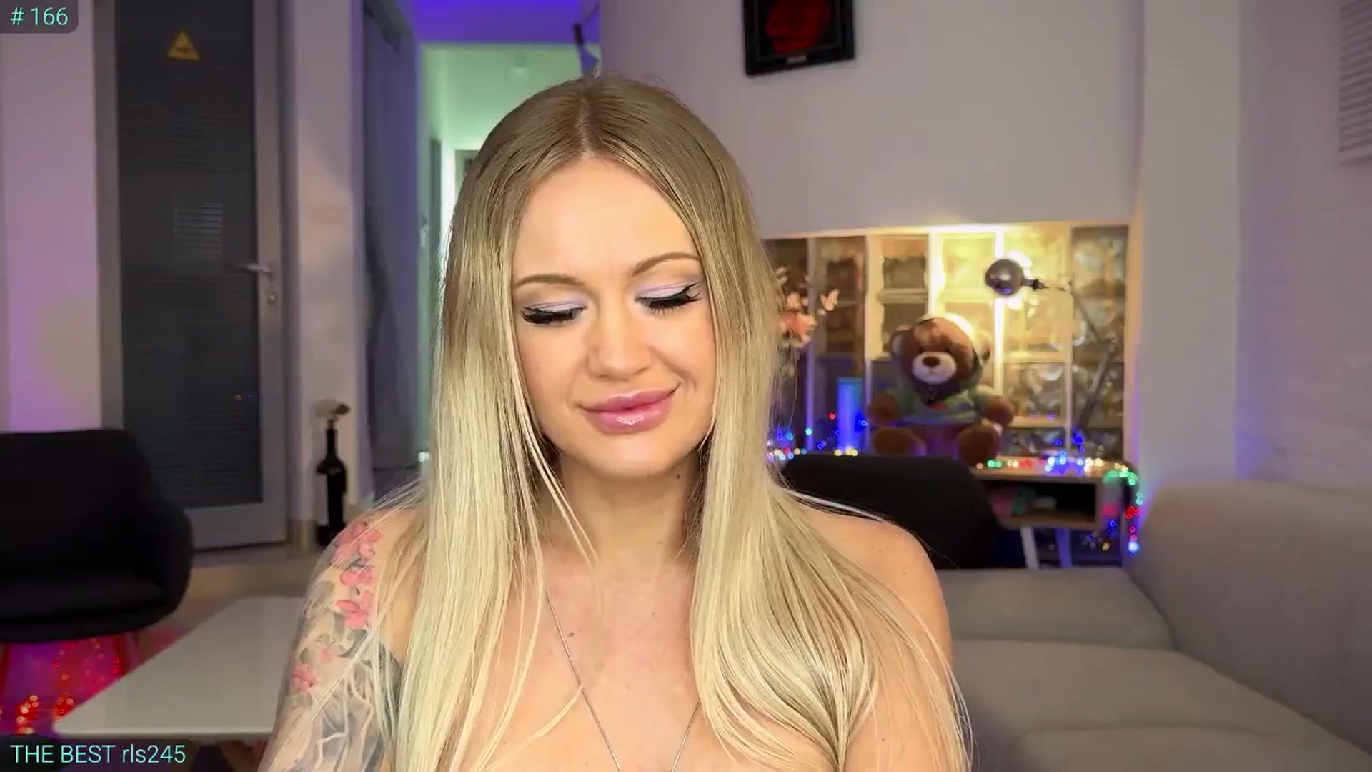 Gallery image thumbnail from AlexiAngel's myfreecams stream on, 04/11/2025, 07:08 image 10 of 20