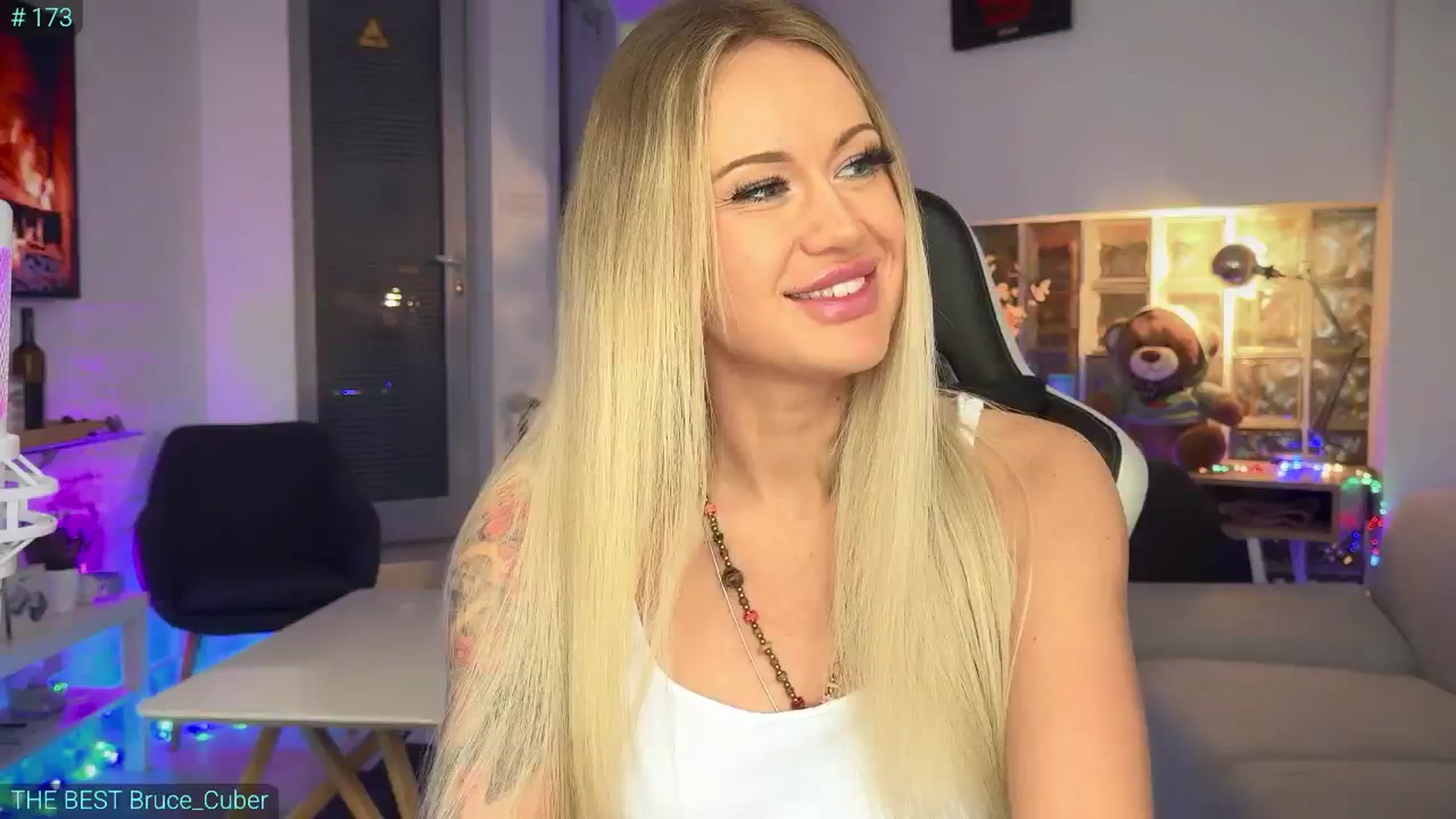 Gallery image thumbnail from AlexiAngel's myfreecams stream on, 04/12/2025, 07:01 image 1 of 20