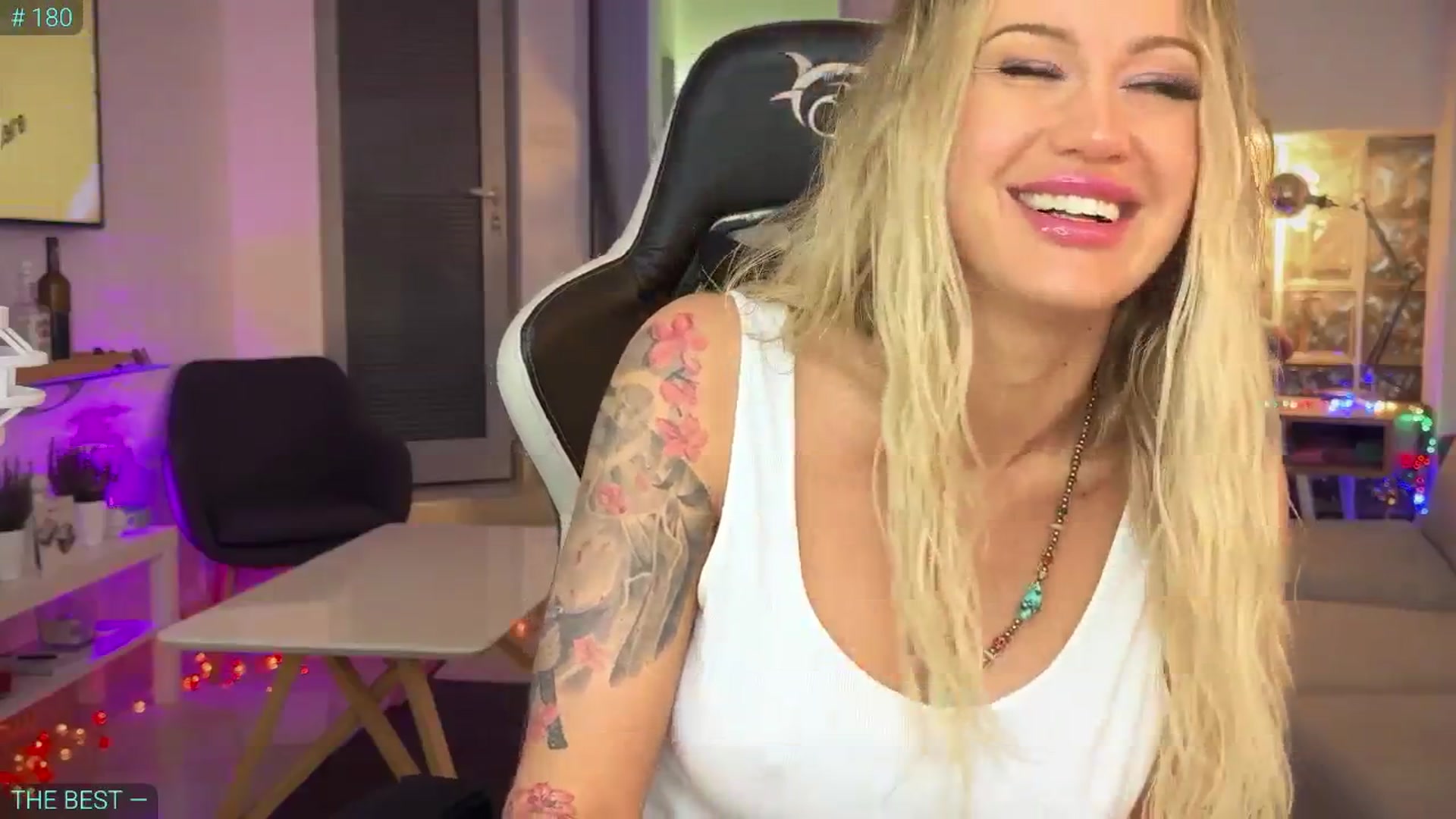 Gallery image thumbnail from AlexiAngel's myfreecams stream on, 04/12/2025, 16:15 image 5 of 20
