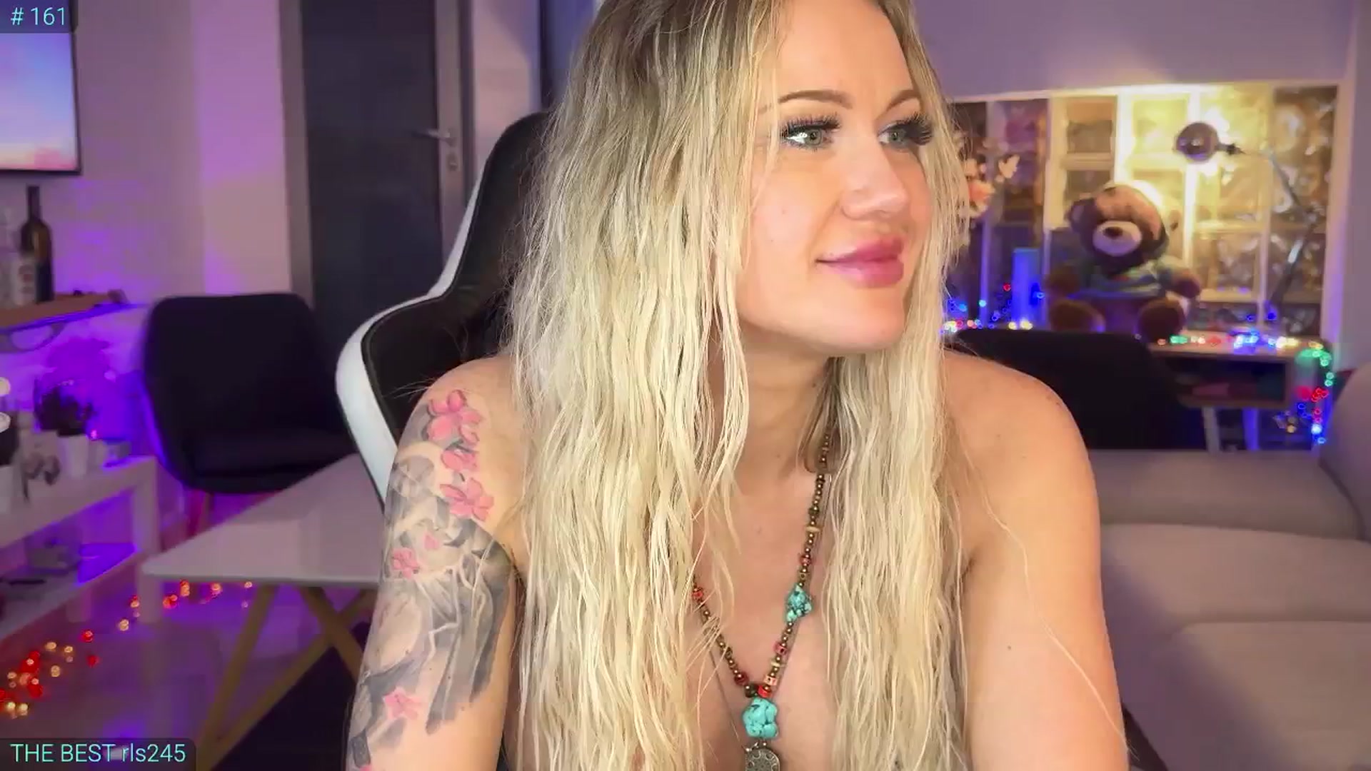 Gallery image thumbnail from AlexiAngel's myfreecams stream on, 04/12/2025, 18:37 image 15 of 20