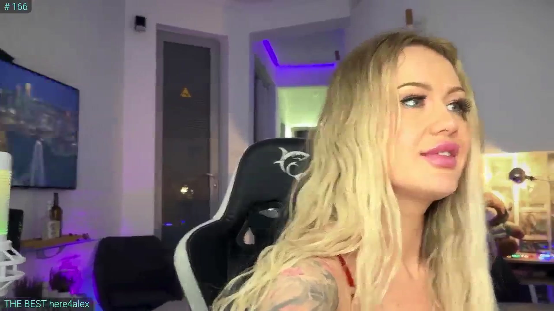 Gallery image thumbnail from AlexiAngel's myfreecams stream on, 04/14/2025, 07:32 image 8 of 20
