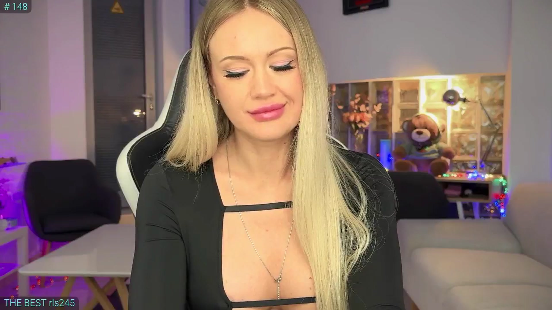 Gallery image thumbnail from AlexiAngel's myfreecams stream on, 04/15/2025, 07:26 image 19 of 20