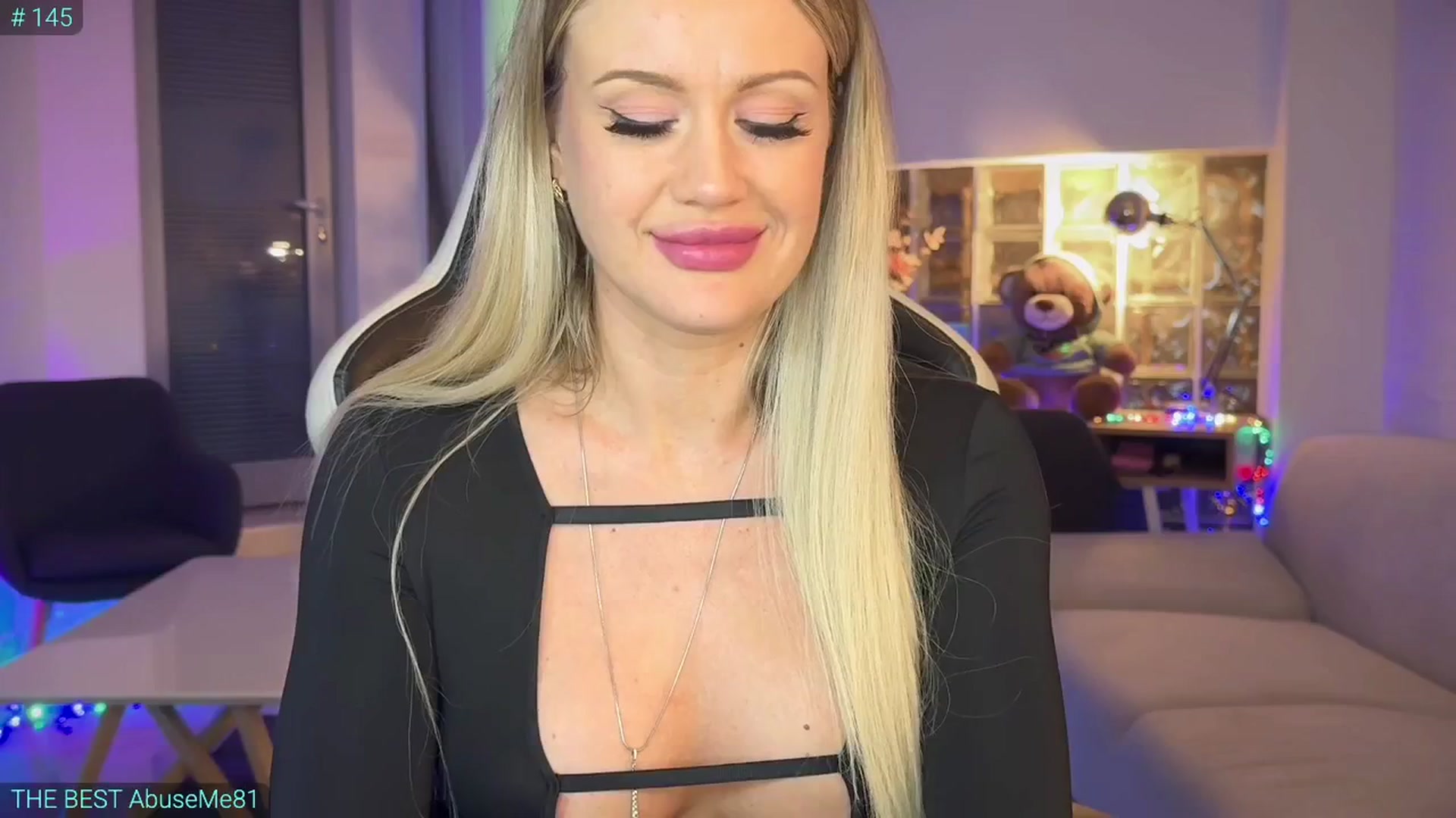 Gallery image thumbnail from AlexiAngel's myfreecams stream on, 04/15/2025, 17:57 image 1 of 20