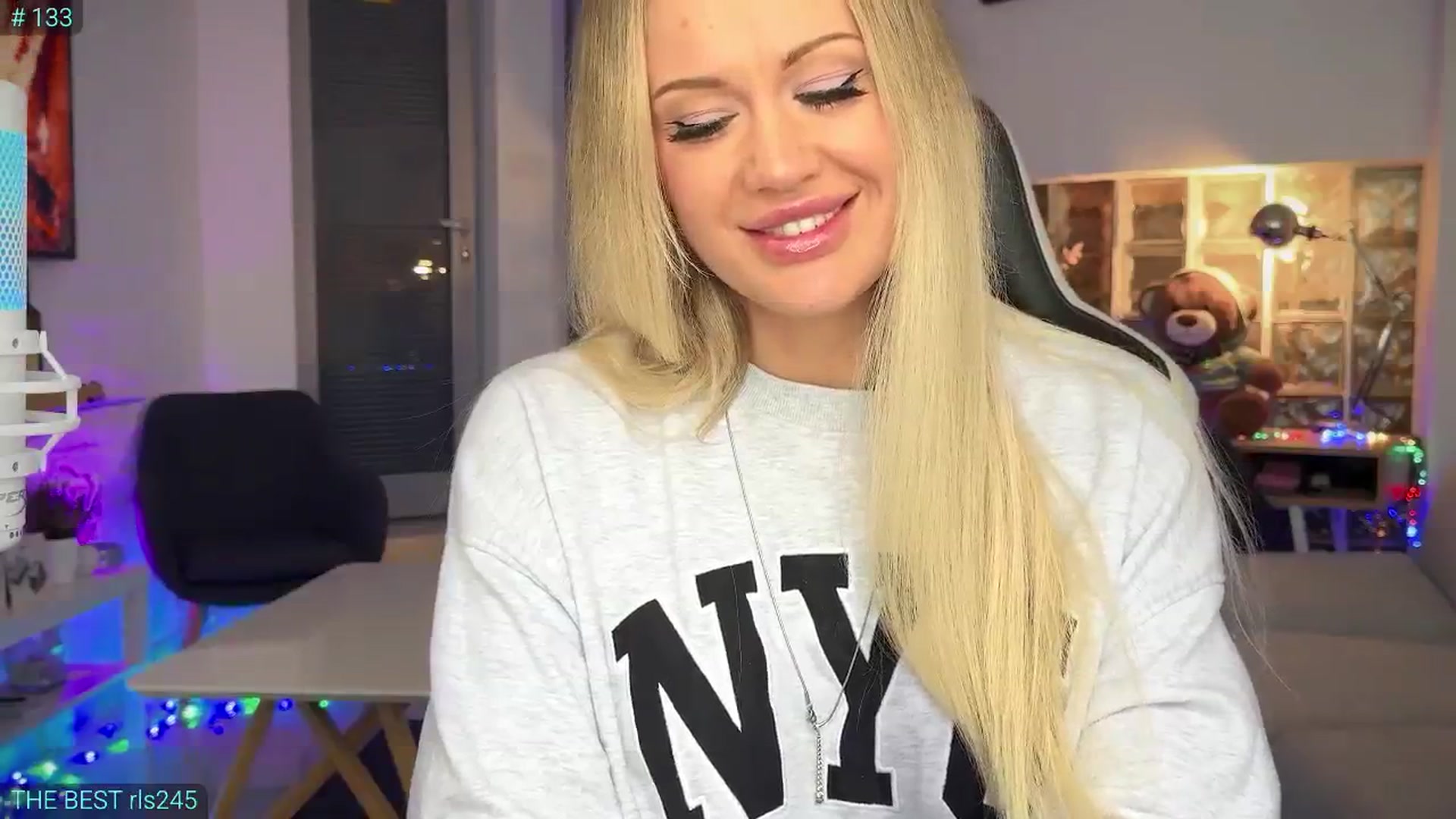 Gallery image thumbnail from AlexiAngel's myfreecams stream on, 04/16/2025, 06:43 image 15 of 20