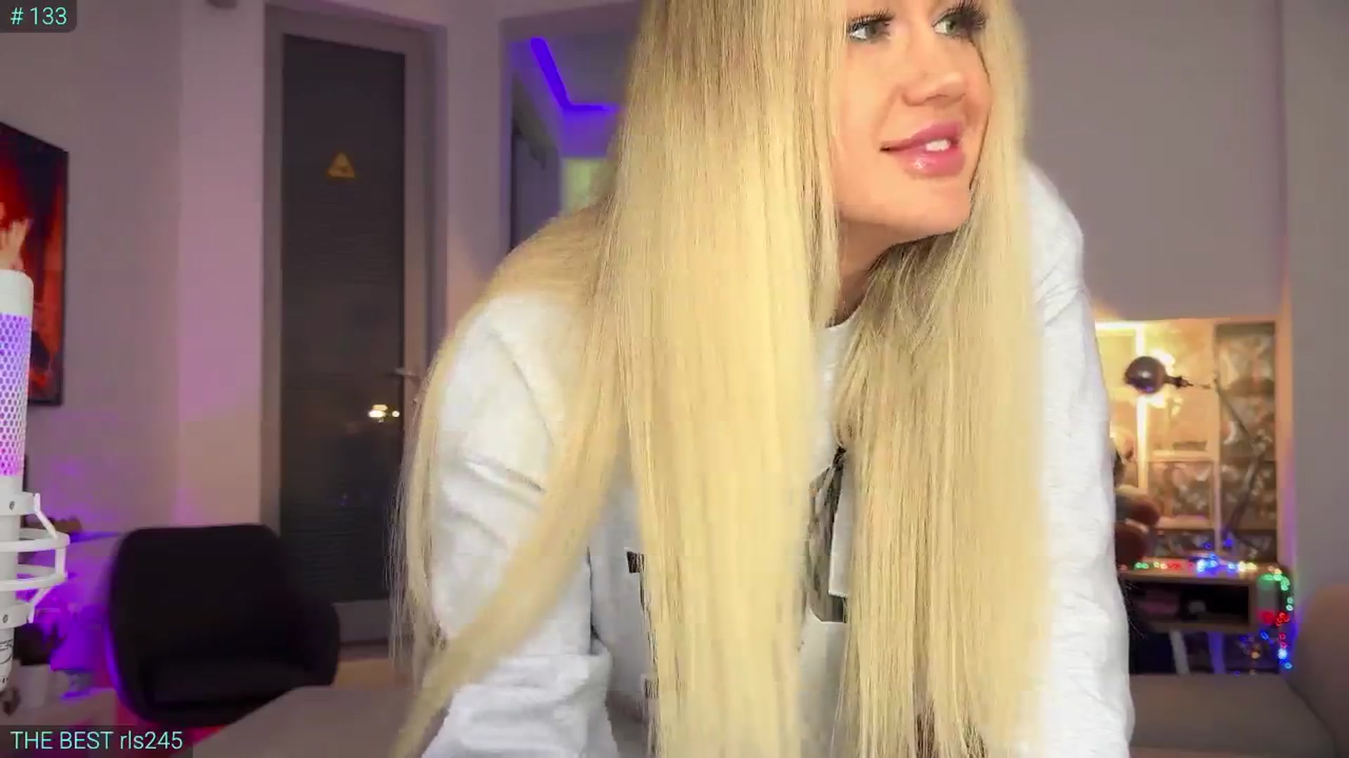 Gallery image thumbnail from AlexiAngel's myfreecams stream on, 04/16/2025, 06:43 image 4 of 20