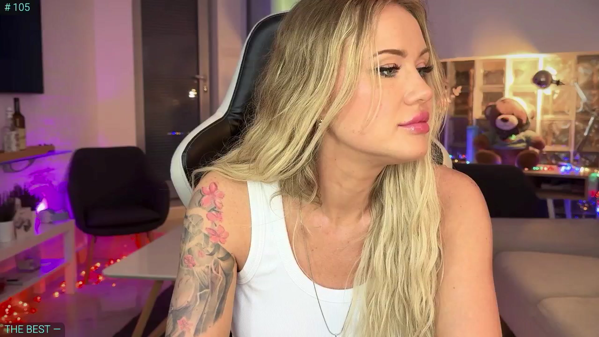 Gallery image thumbnail from AlexiAngel's myfreecams stream on, 04/19/2025, 15:51 image 7 of 20