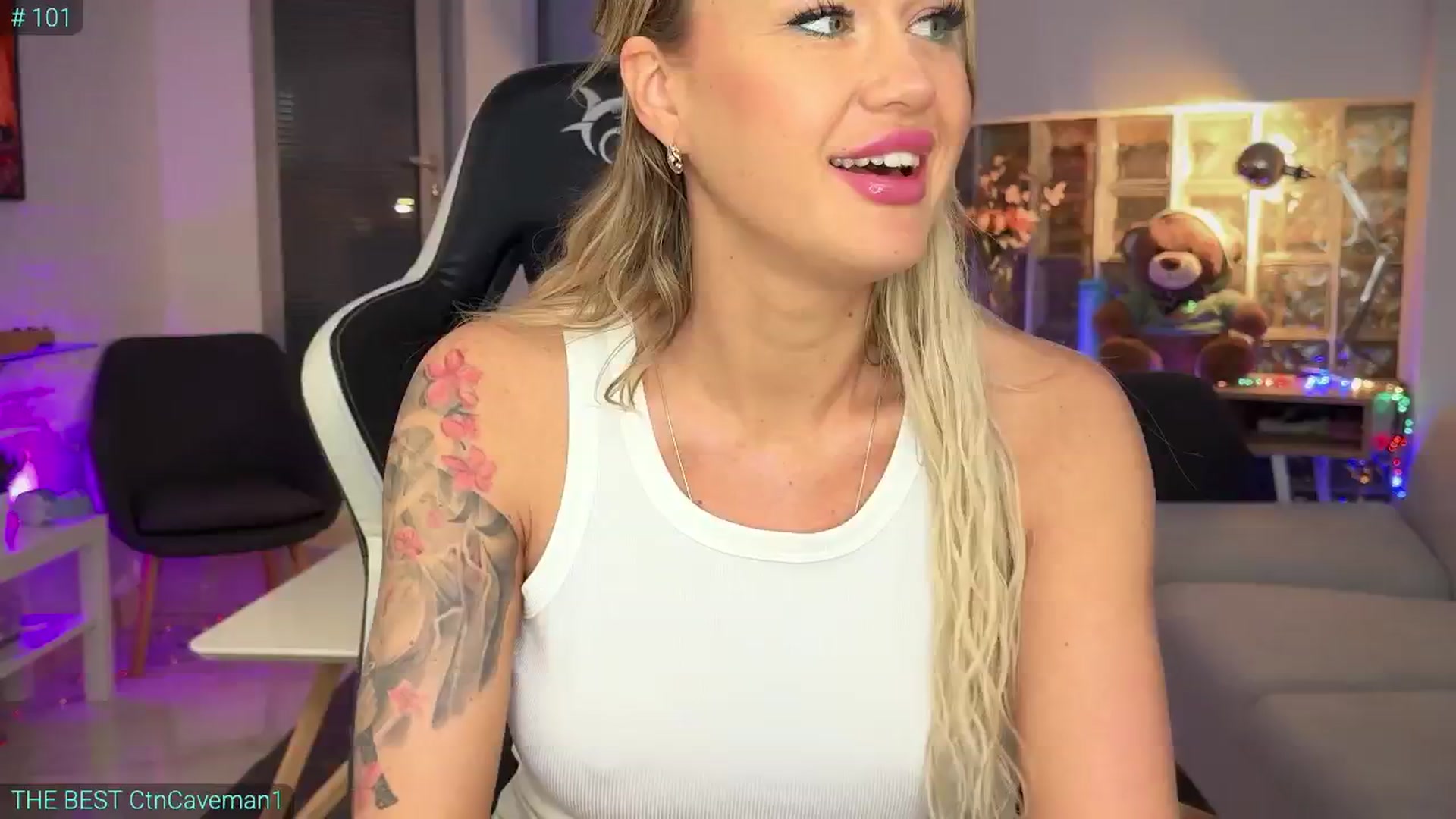 Gallery image thumbnail from AlexiAngel's myfreecams stream on, 04/20/2025, 06:48 image 1 of 20