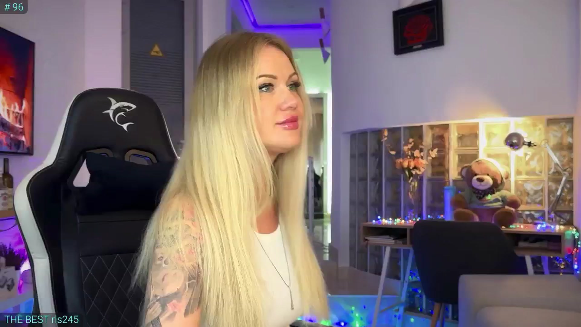 Gallery image thumbnail from AlexiAngel's myfreecams stream on, 04/20/2025, 17:00 image 15 of 20