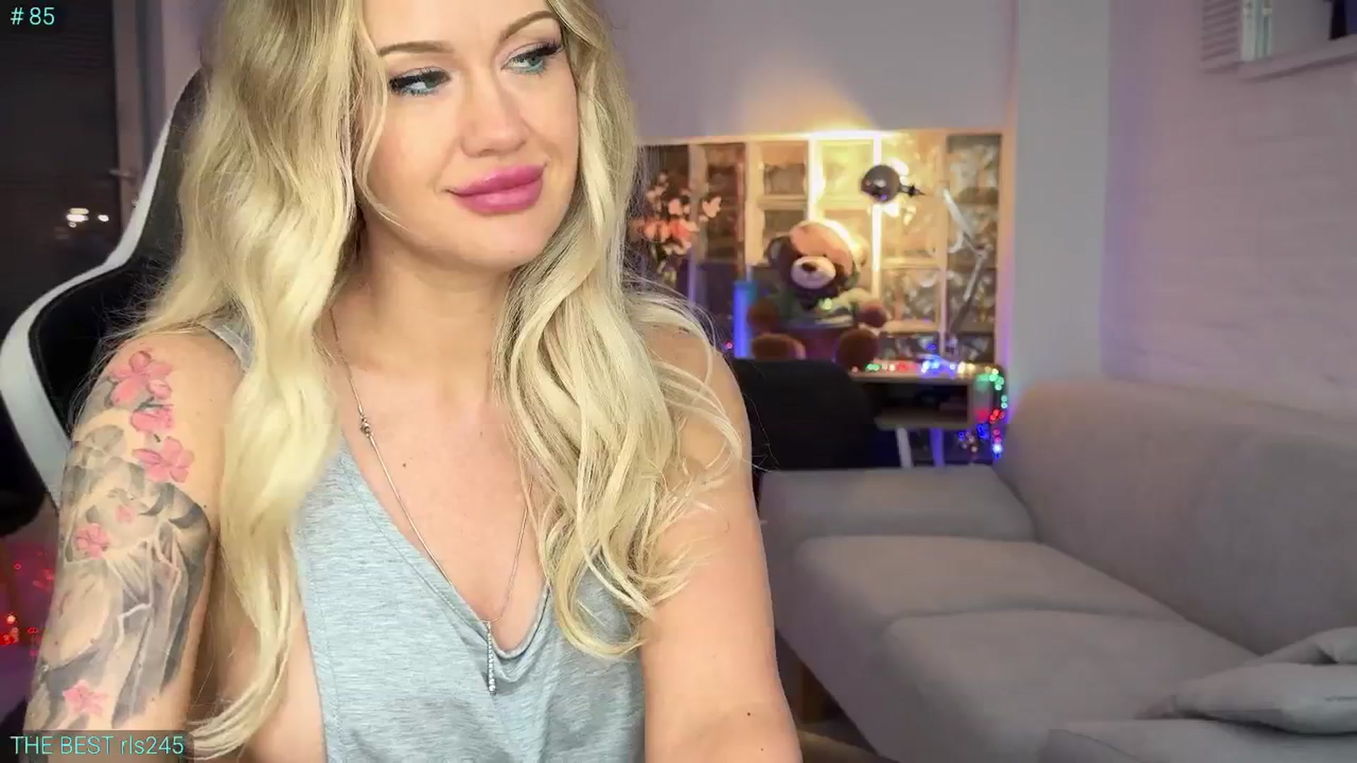 Gallery image thumbnail from AlexiAngel's myfreecams stream on, 04/23/2025, 07:08 image 19 of 20
