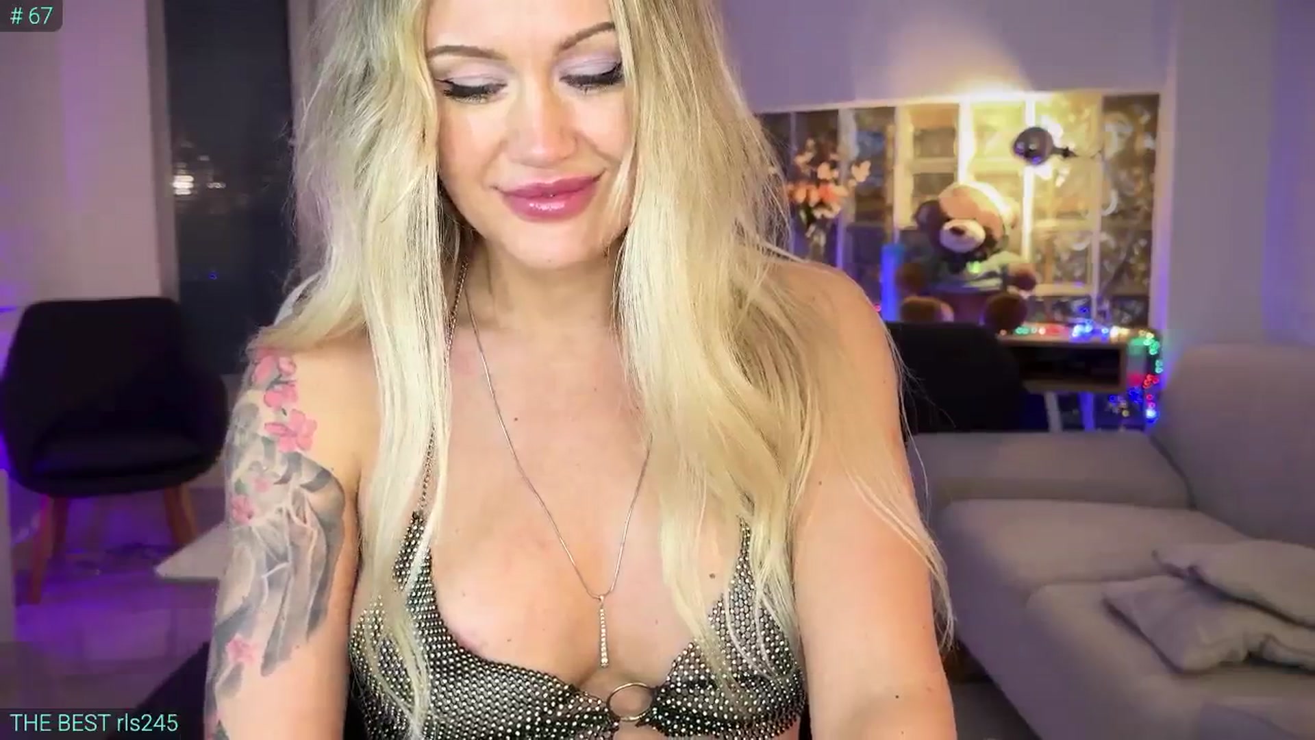 Gallery image thumbnail from AlexiAngel's myfreecams stream on, 04/26/2025, 18:06 image 12 of 20