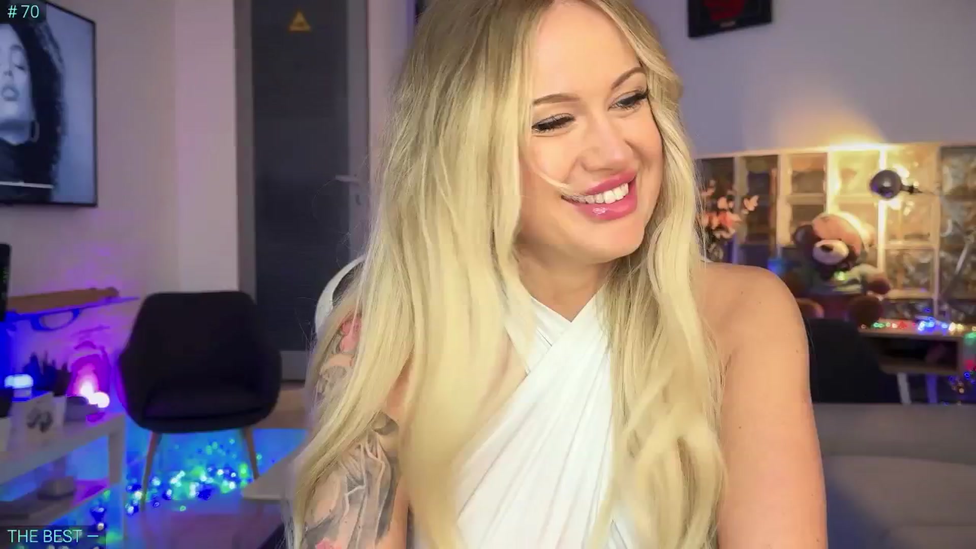 Gallery image thumbnail from AlexiAngel's myfreecams stream on, 04/27/2025, 15:34 image 5 of 20