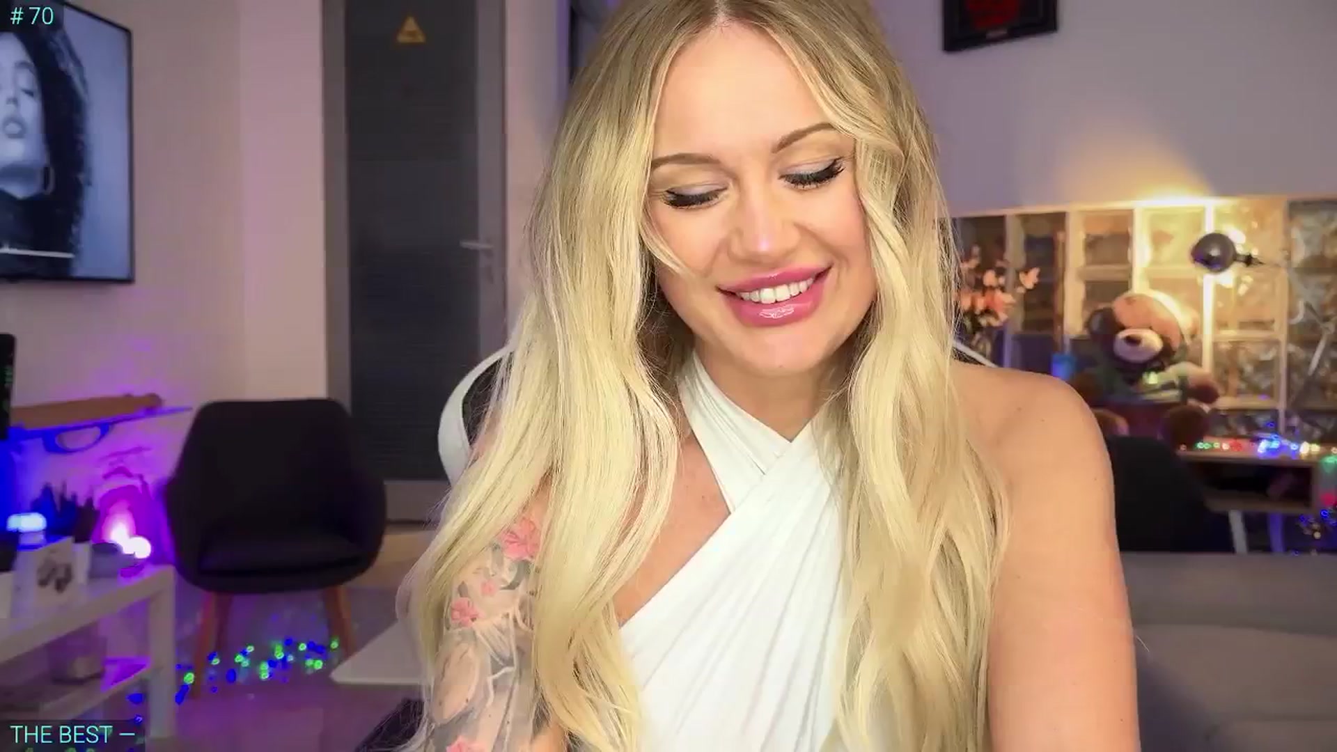 Gallery image thumbnail from AlexiAngel's myfreecams stream on, 04/27/2025, 15:34 image 4 of 20