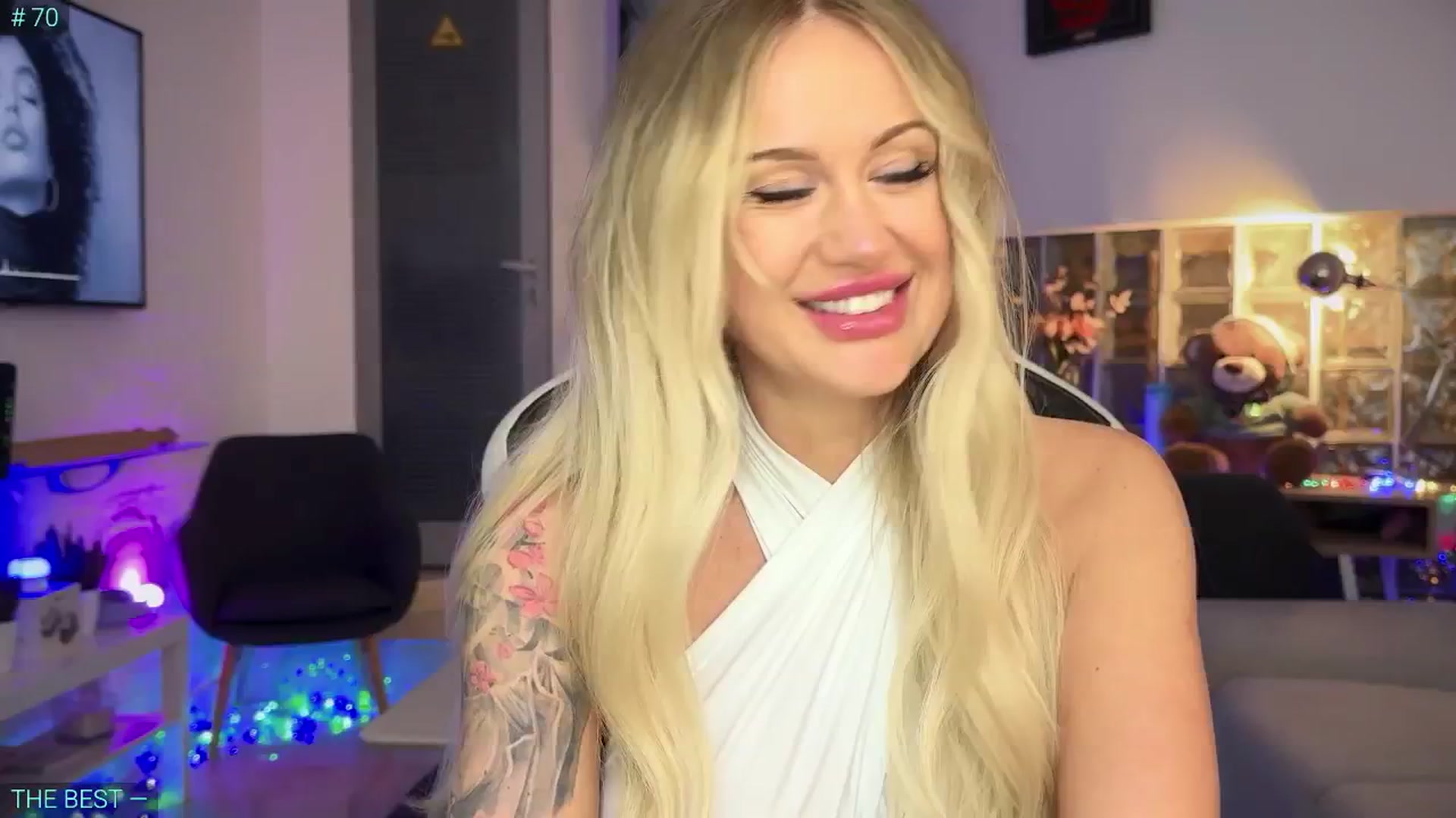 Gallery image thumbnail from AlexiAngel's myfreecams stream on, 04/27/2025, 15:34 image 6 of 20