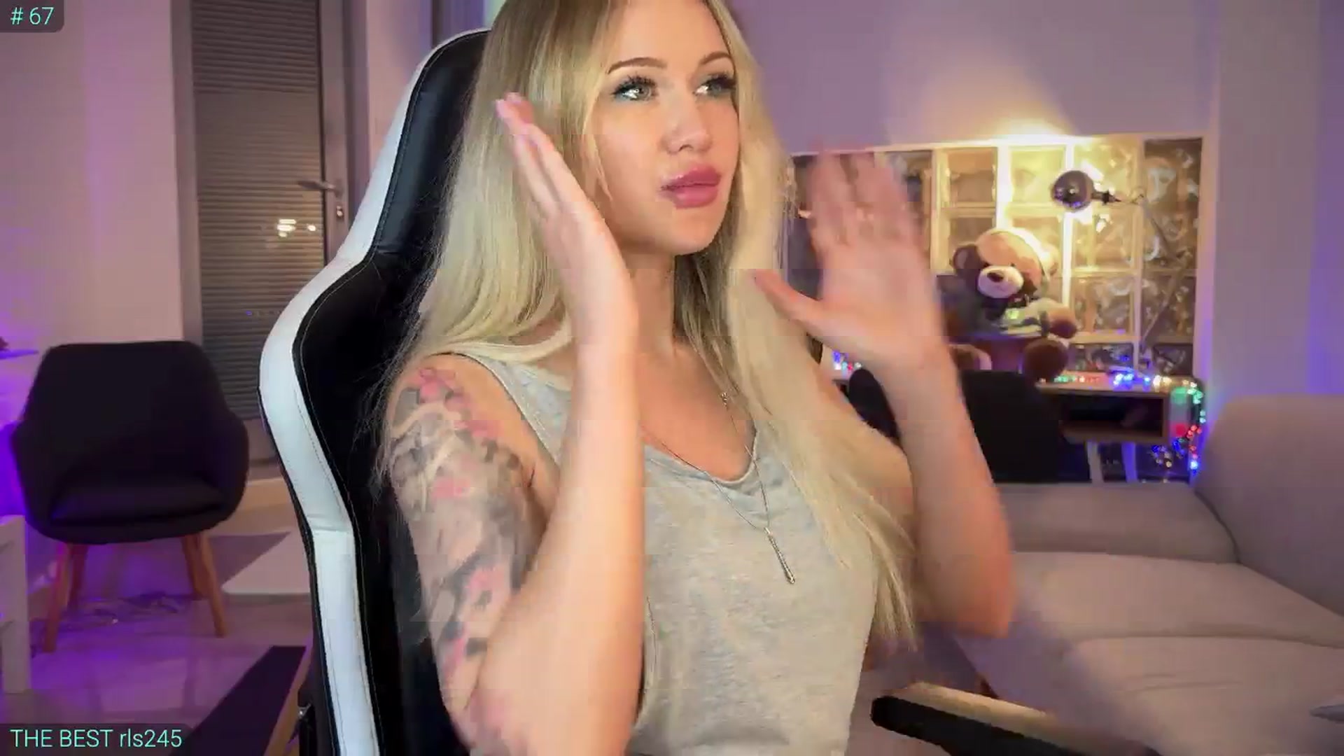 Gallery image thumbnail from AlexiAngel's myfreecams stream on, 04/27/2025, 18:04 image 18 of 20