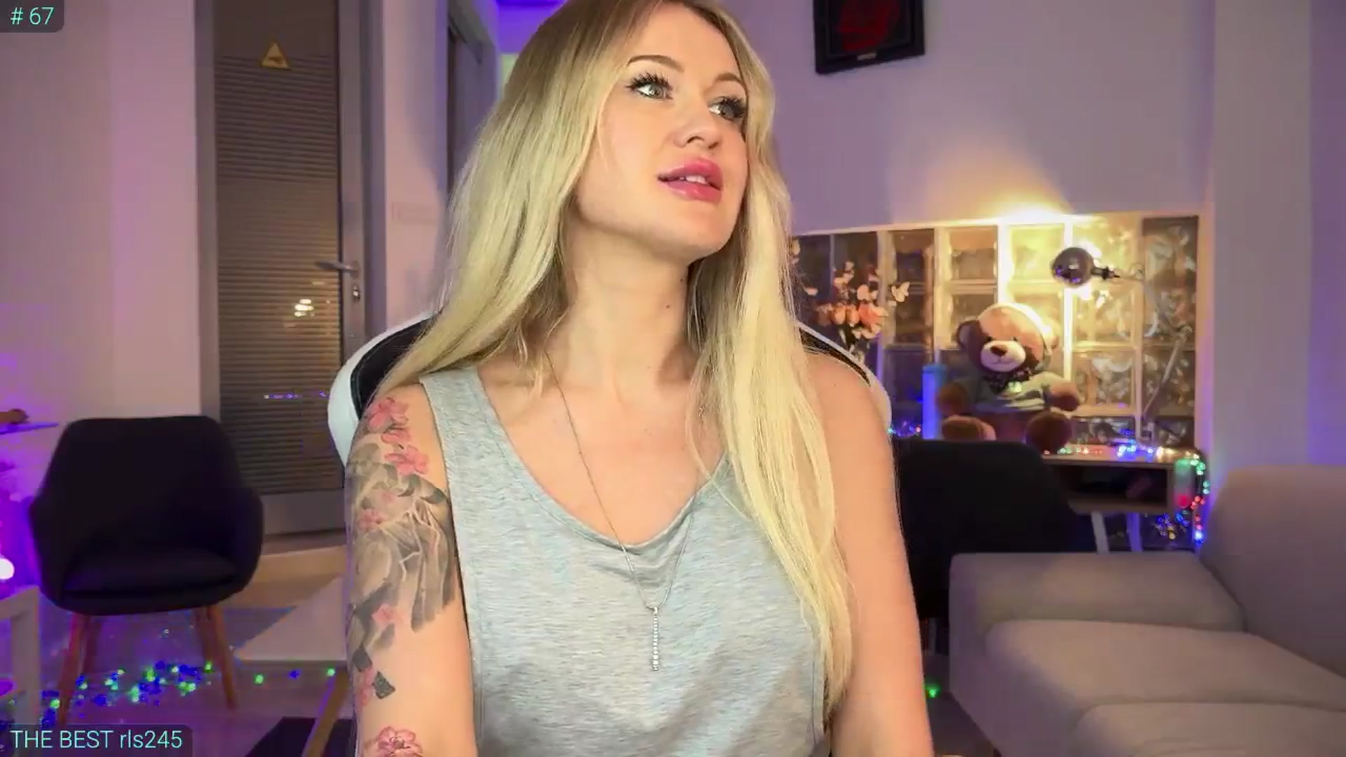 Gallery image thumbnail from AlexiAngel's myfreecams stream on, 04/27/2025, 18:04 image 8 of 20