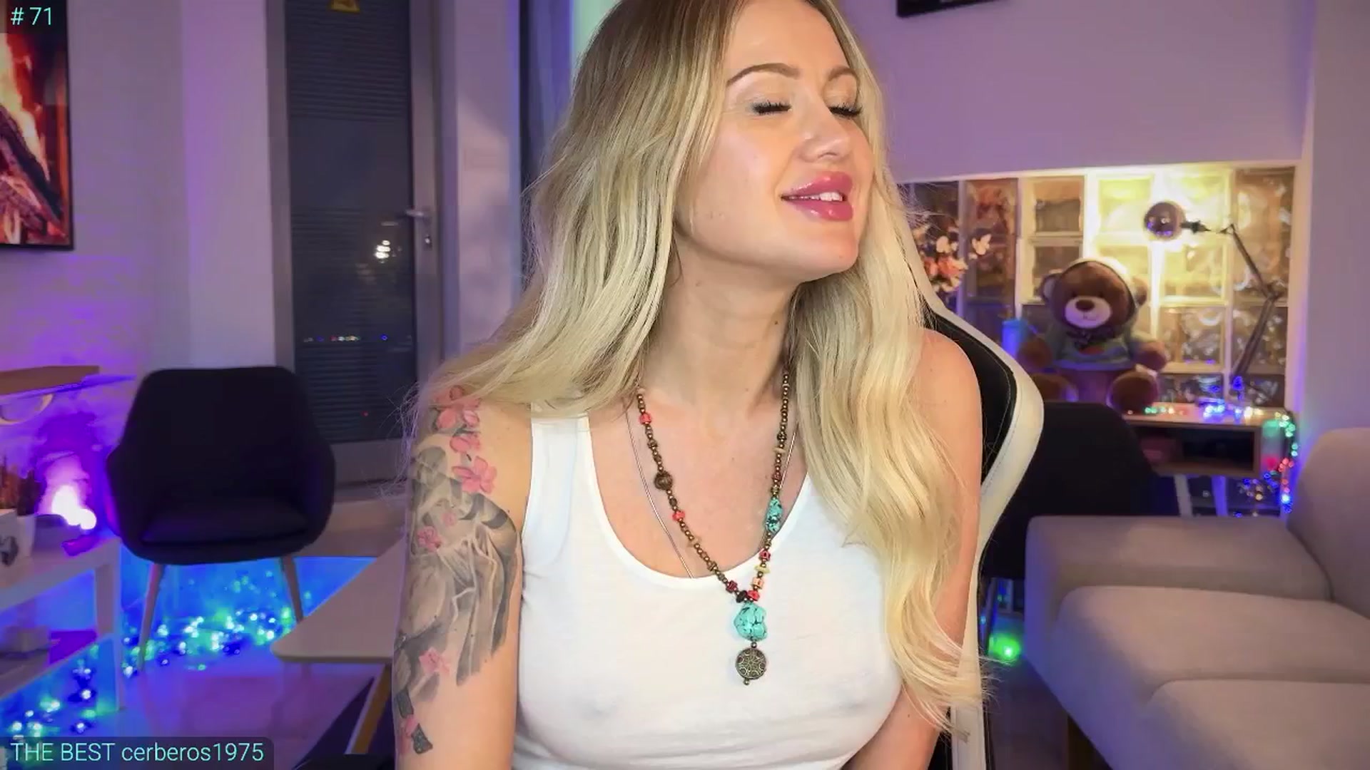 Gallery image thumbnail from AlexiAngel's myfreecams stream on, 04/30/2025, 18:11 image 19 of 20