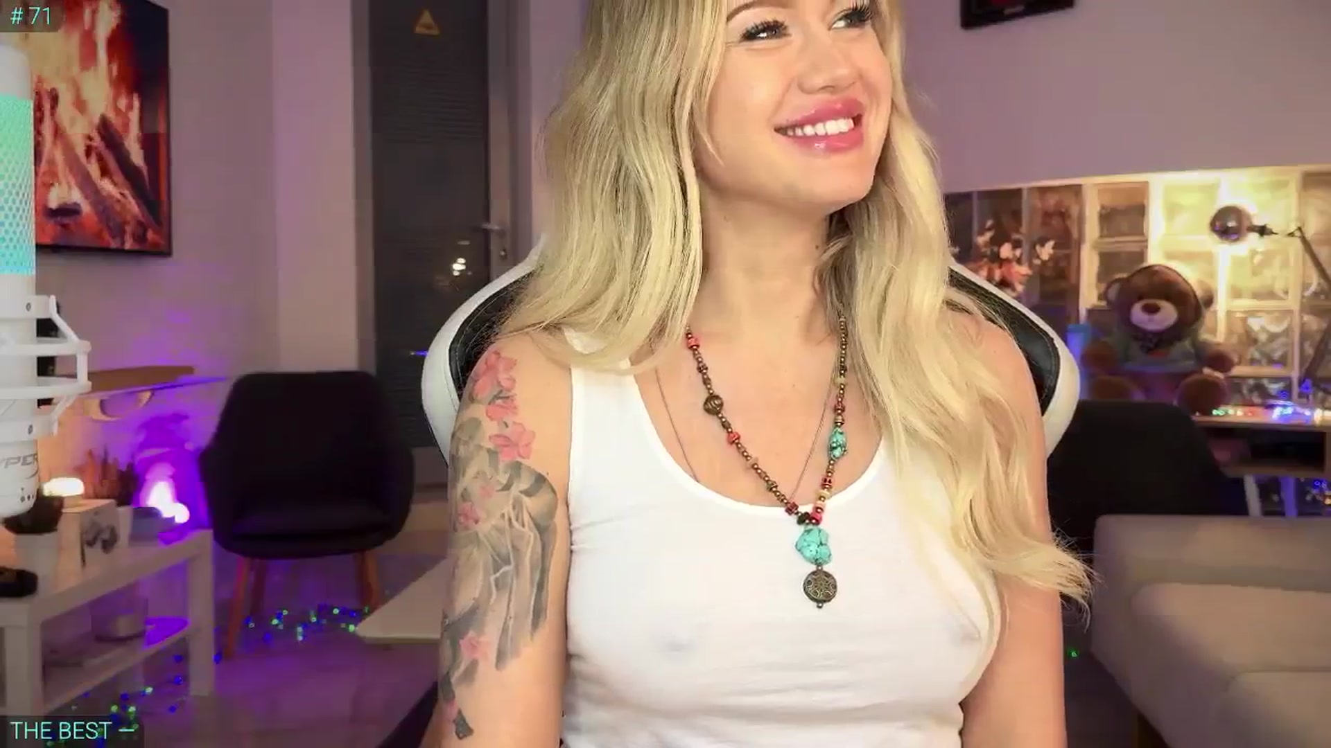 Gallery image thumbnail from AlexiAngel's myfreecams stream on, 04/30/2025, 18:11 image 4 of 20