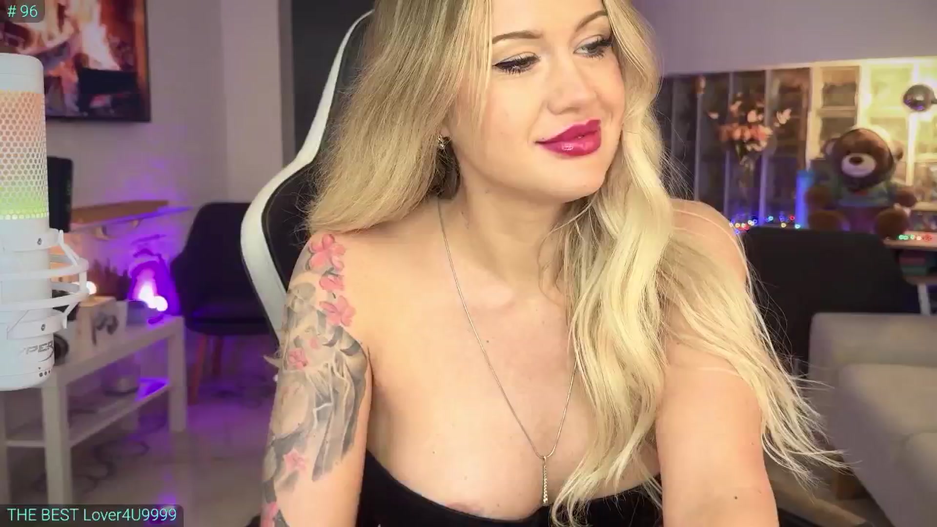 Gallery image thumbnail from AlexiAngel's myfreecams stream on, 05/03/2025, 06:28 image 16 of 20