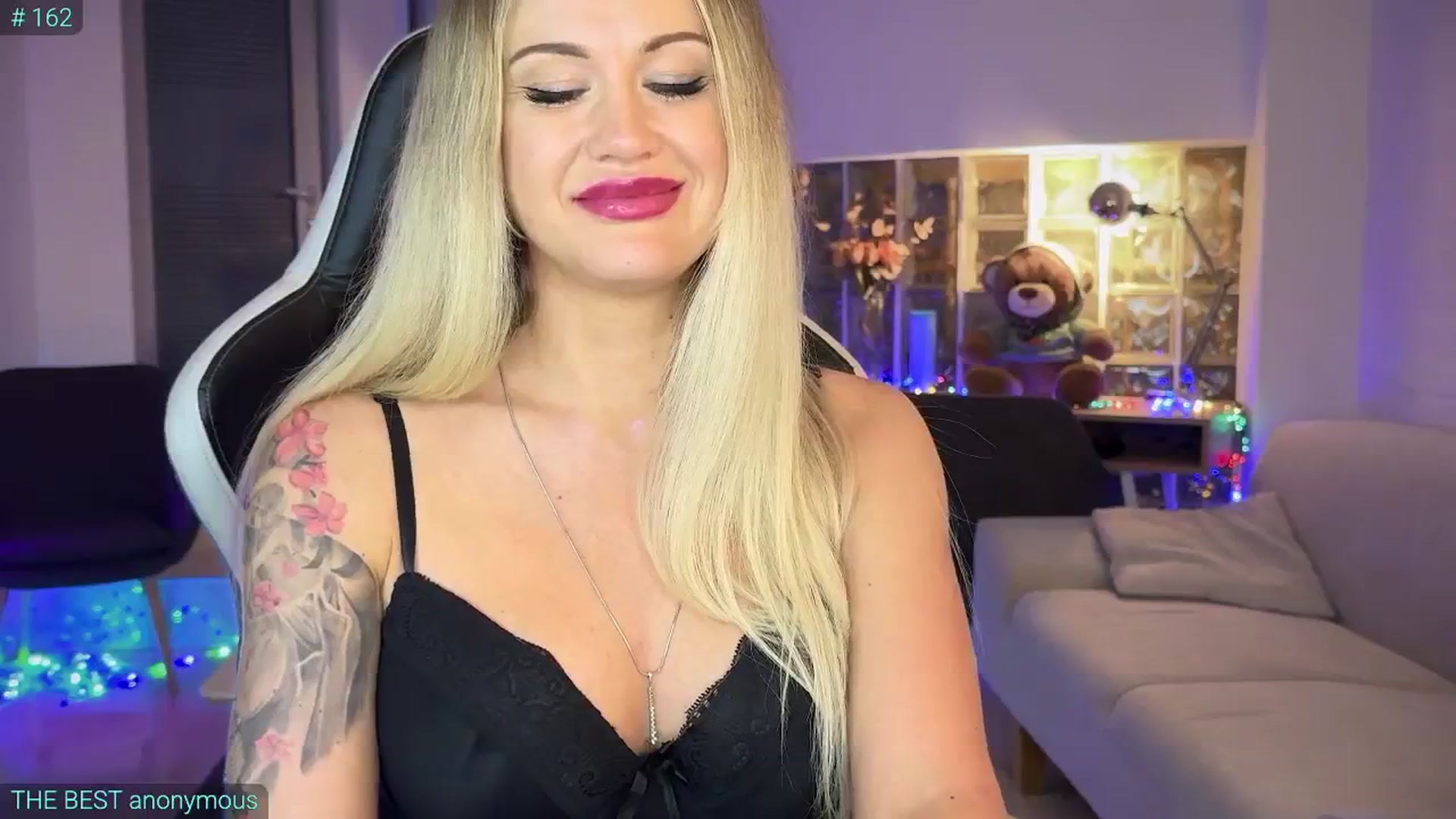 Gallery image thumbnail from AlexiAngel's myfreecams stream on, 05/07/2025, 18:38 image 20 of 20