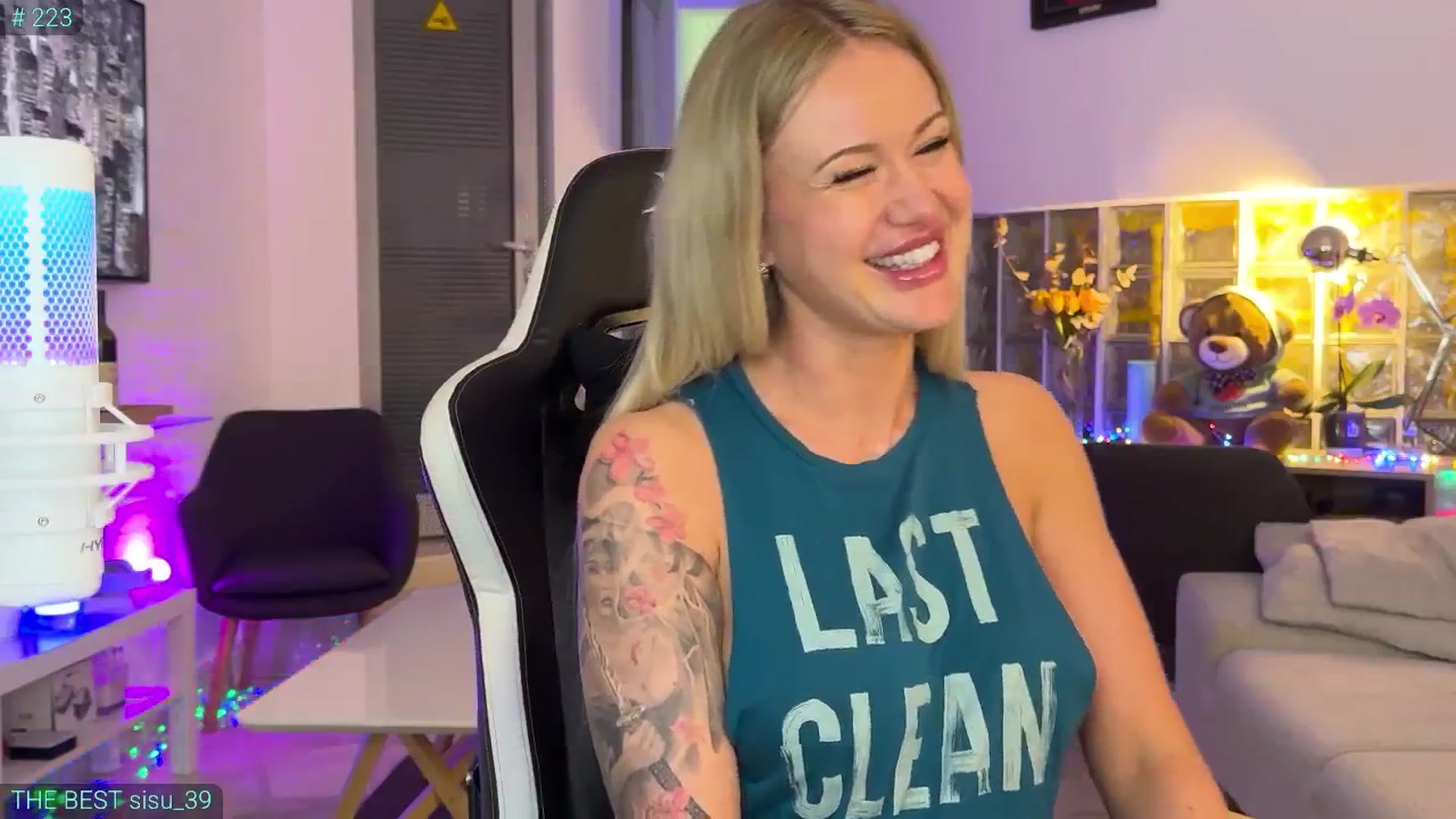Gallery image thumbnail from AlexiAngel's myfreecams stream on, 05/24/2025, 18:03 image 3 of 20
